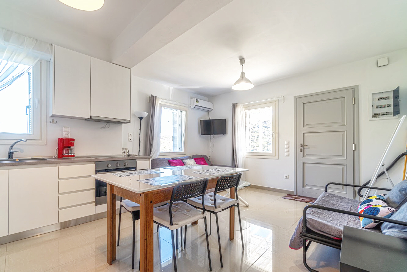 Bright & Cozy Flat - 5 mins to Town