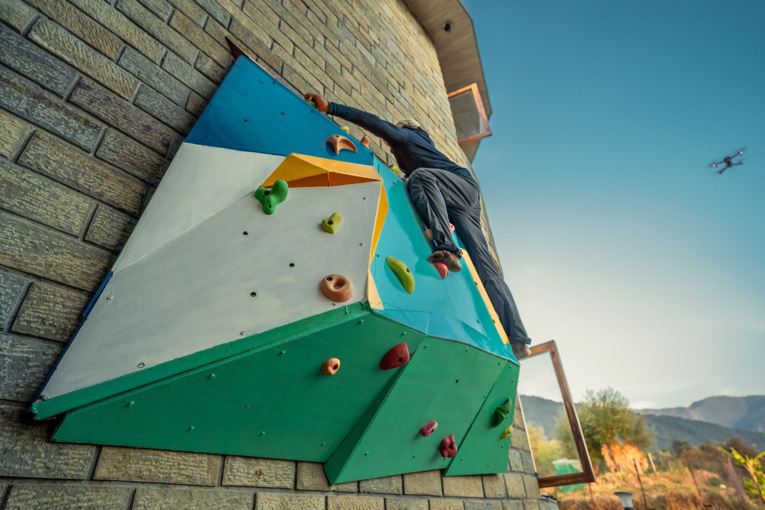 Zostel Plus Bir | Deluxe Room (with mountain view)