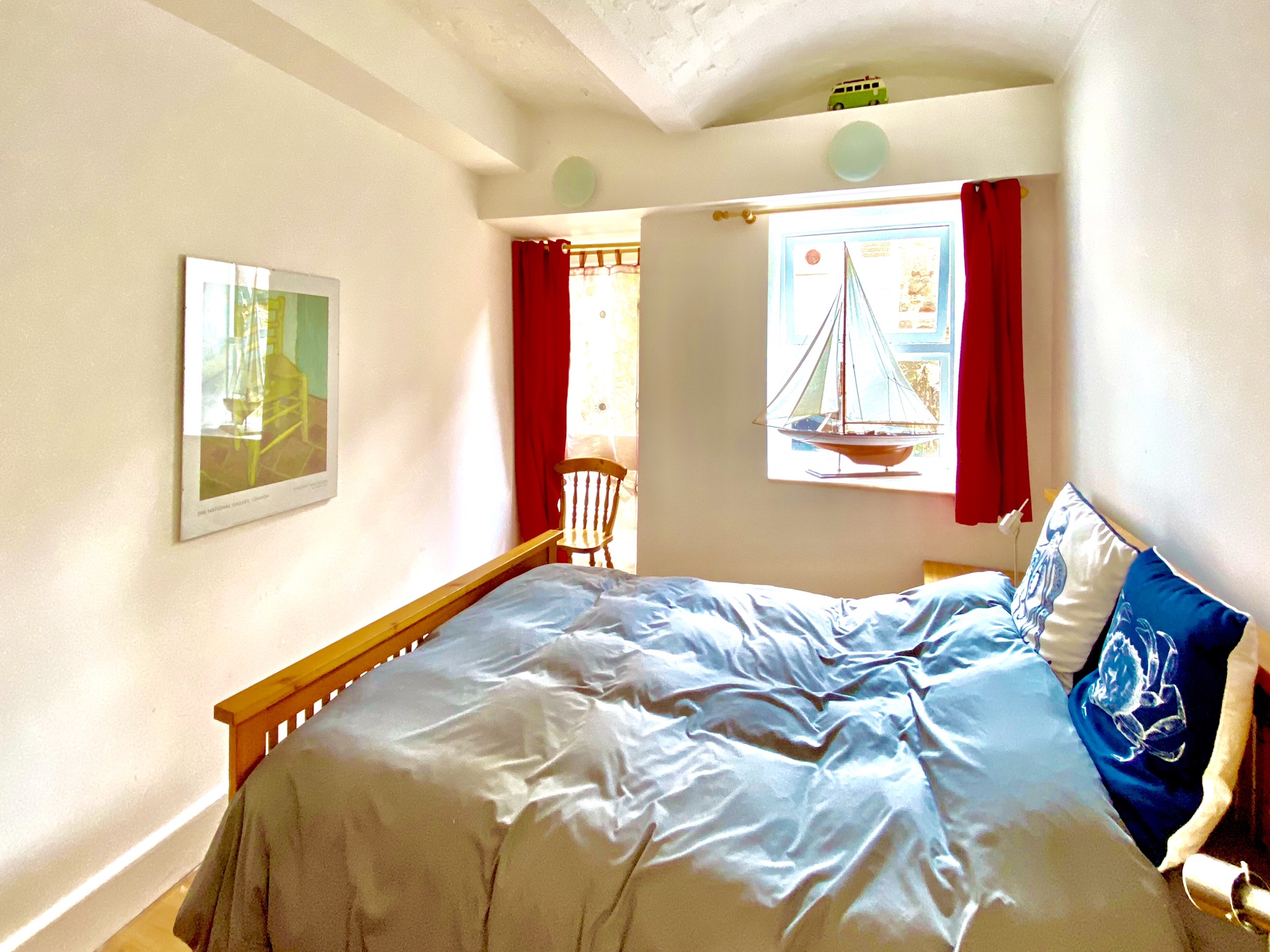 Tranquil courtyard apartment in central Penzance