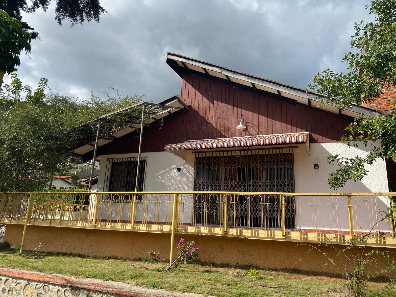 Cabaña Entre las Montañas. Cabins for Rent in Constanza, La Vega