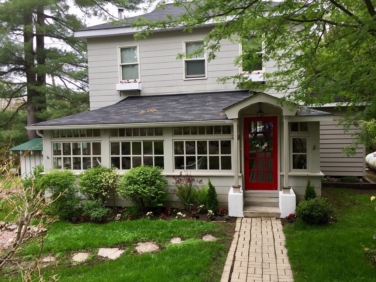 The Bailey House in the hub of Muskoka lakes