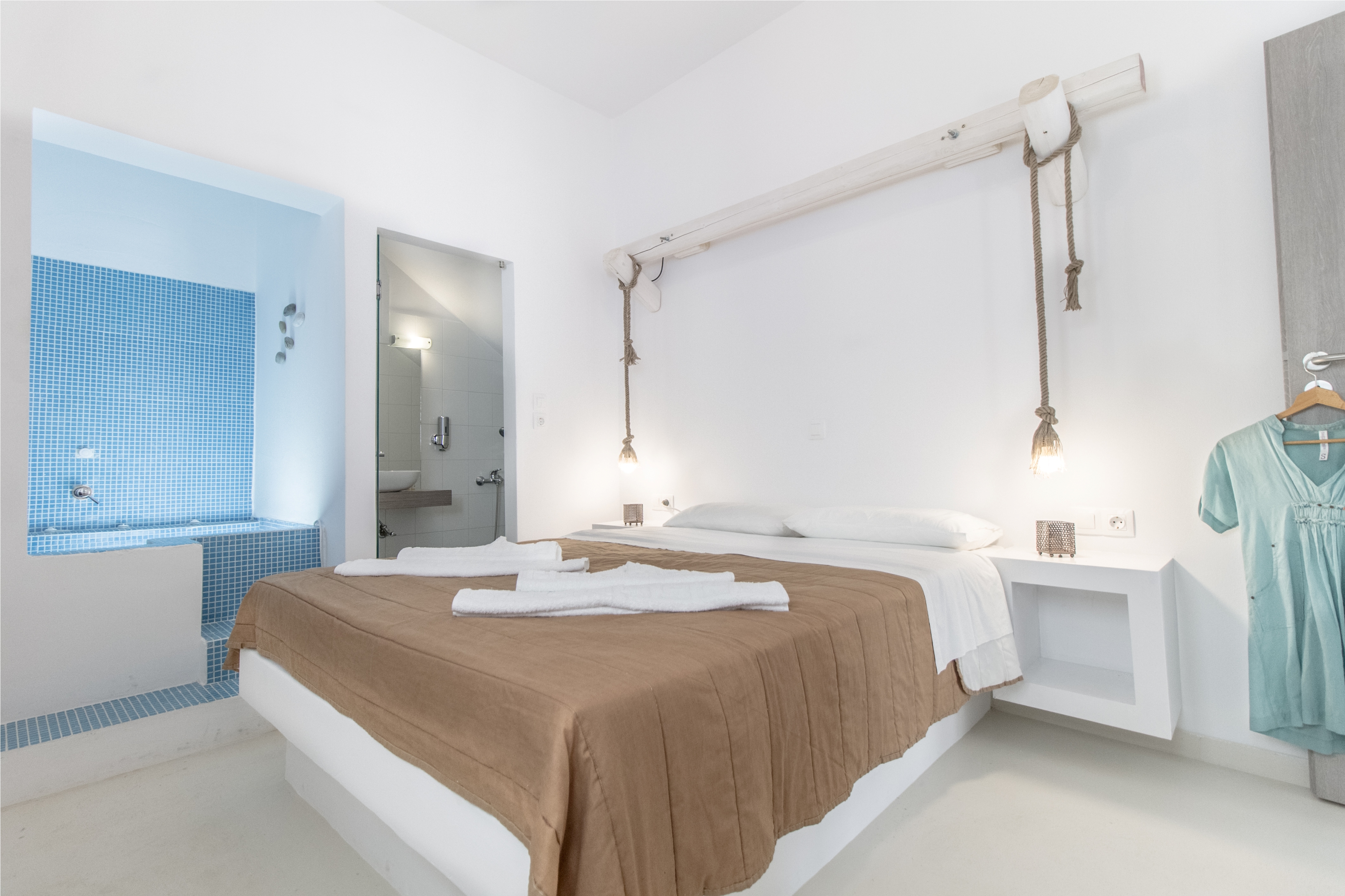 COLOSSEO STUDIOS,two bedrooms apartment for 6 pax
