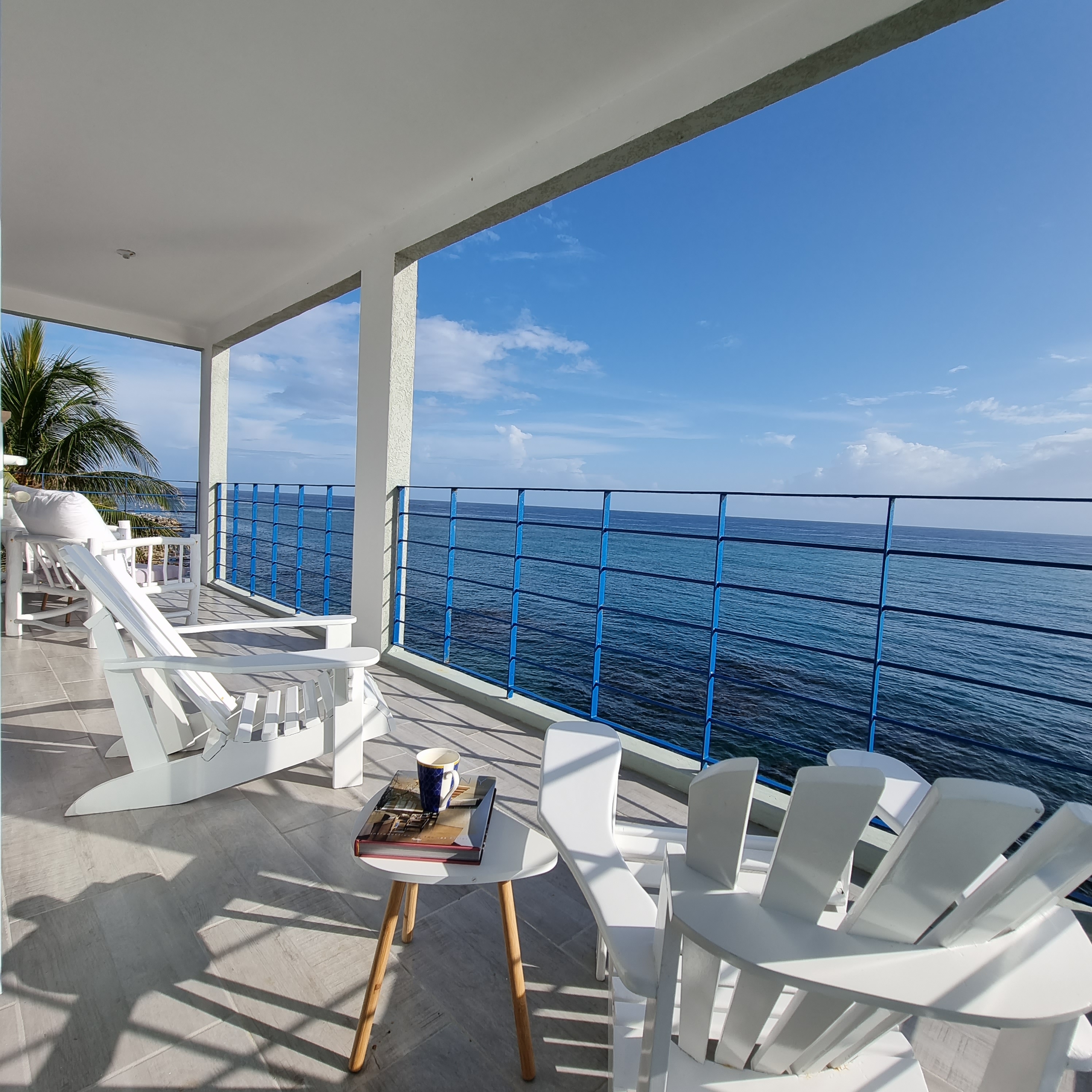 2 bedroom Oceanfront condo with a pool