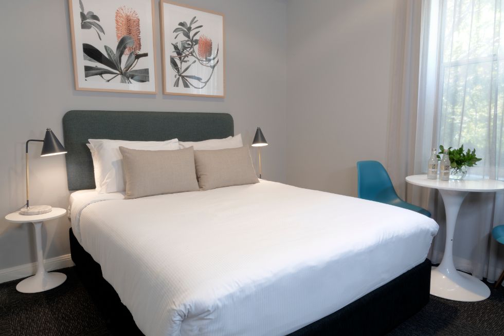The Alison - Deluxe Double w. Shared Bathroom