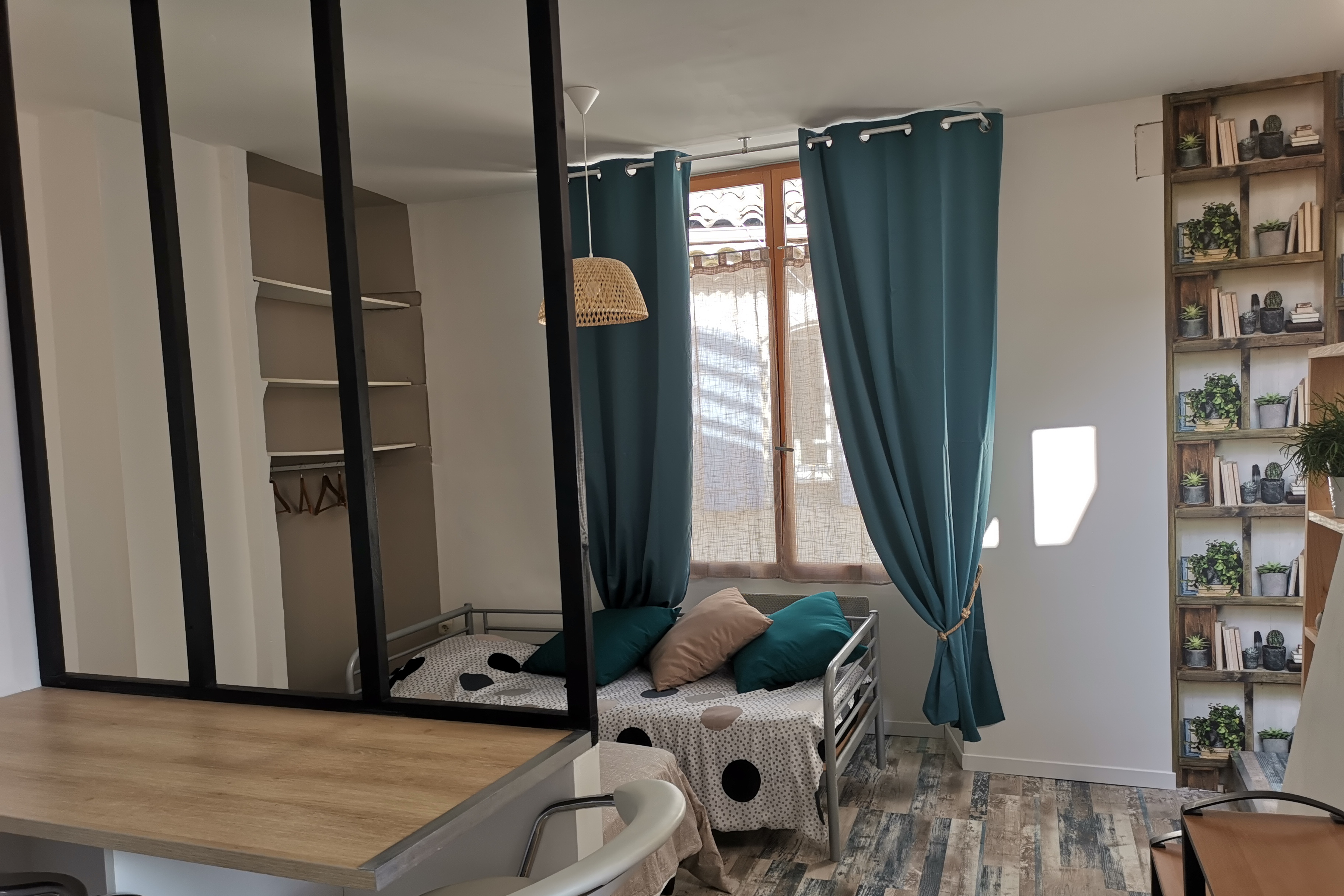Furnished T1 with private furnished roof terrace