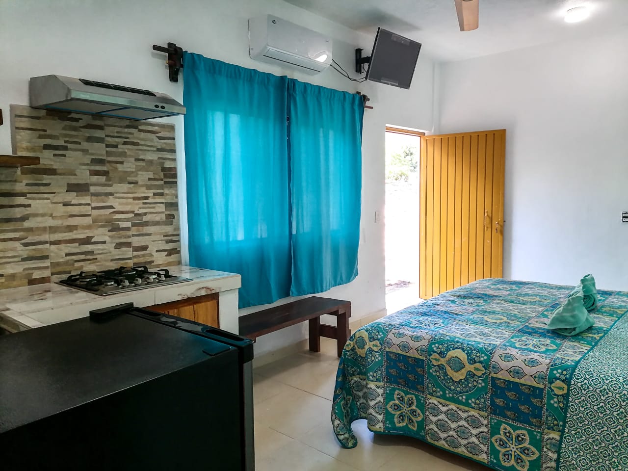 Beautiful Fully Equipped Couple Suite0