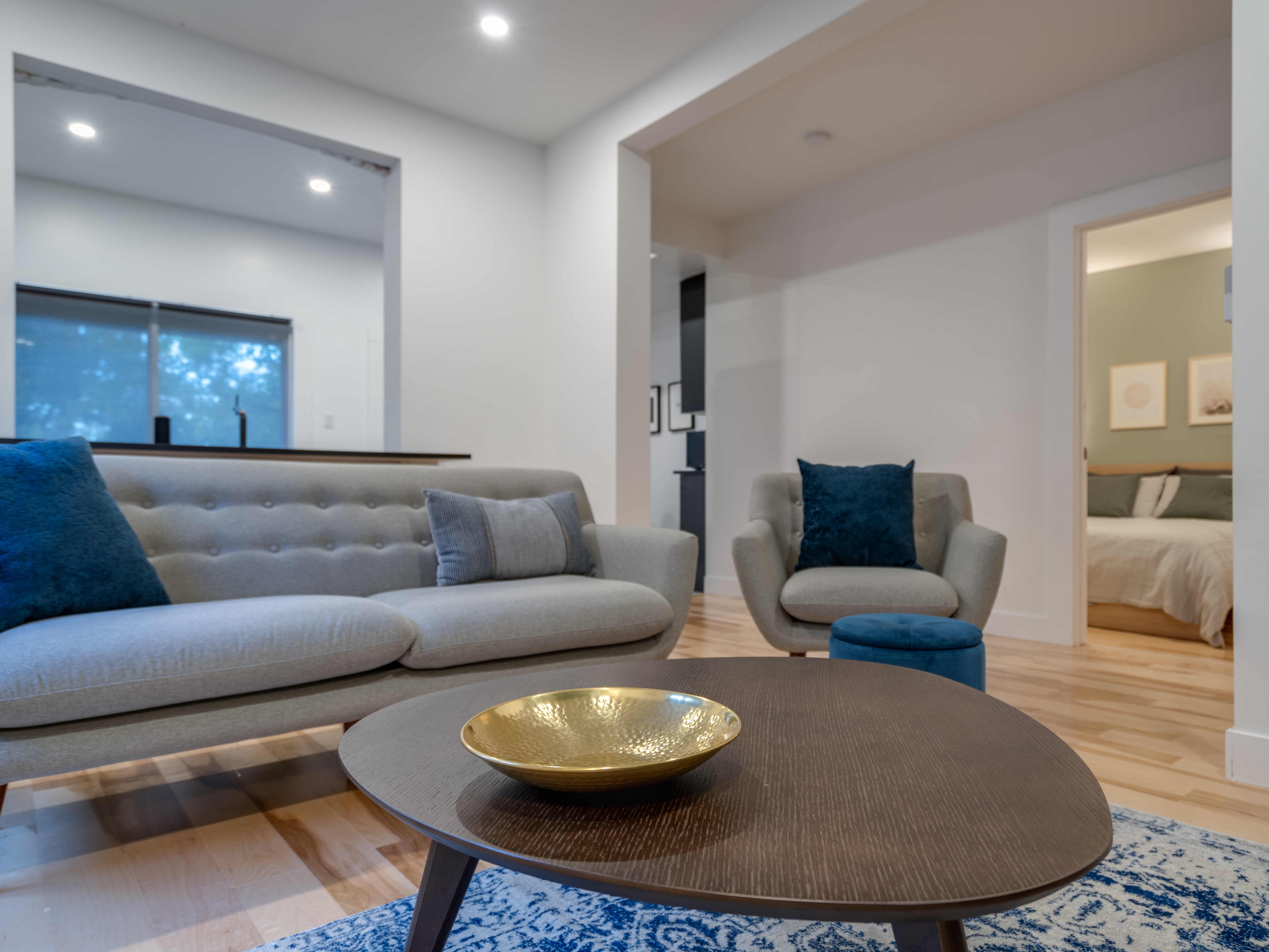 RAFAeLLE | Bright 2BR – Near Metro & Promenade