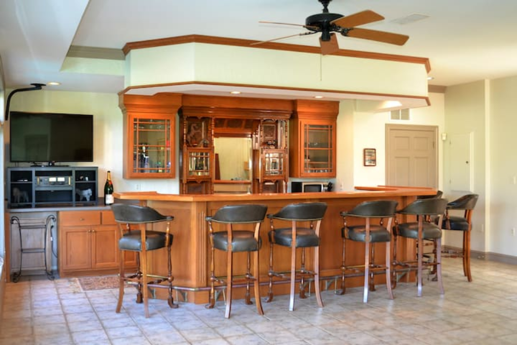 Historic Peace and Plenty Farm Pool House Houses for Rent in New