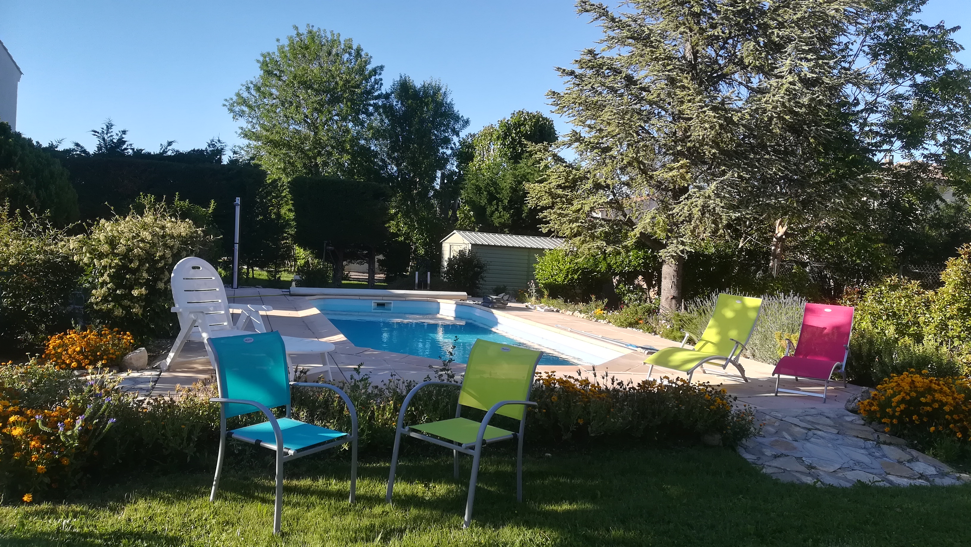 Villa apartment with pool and garden