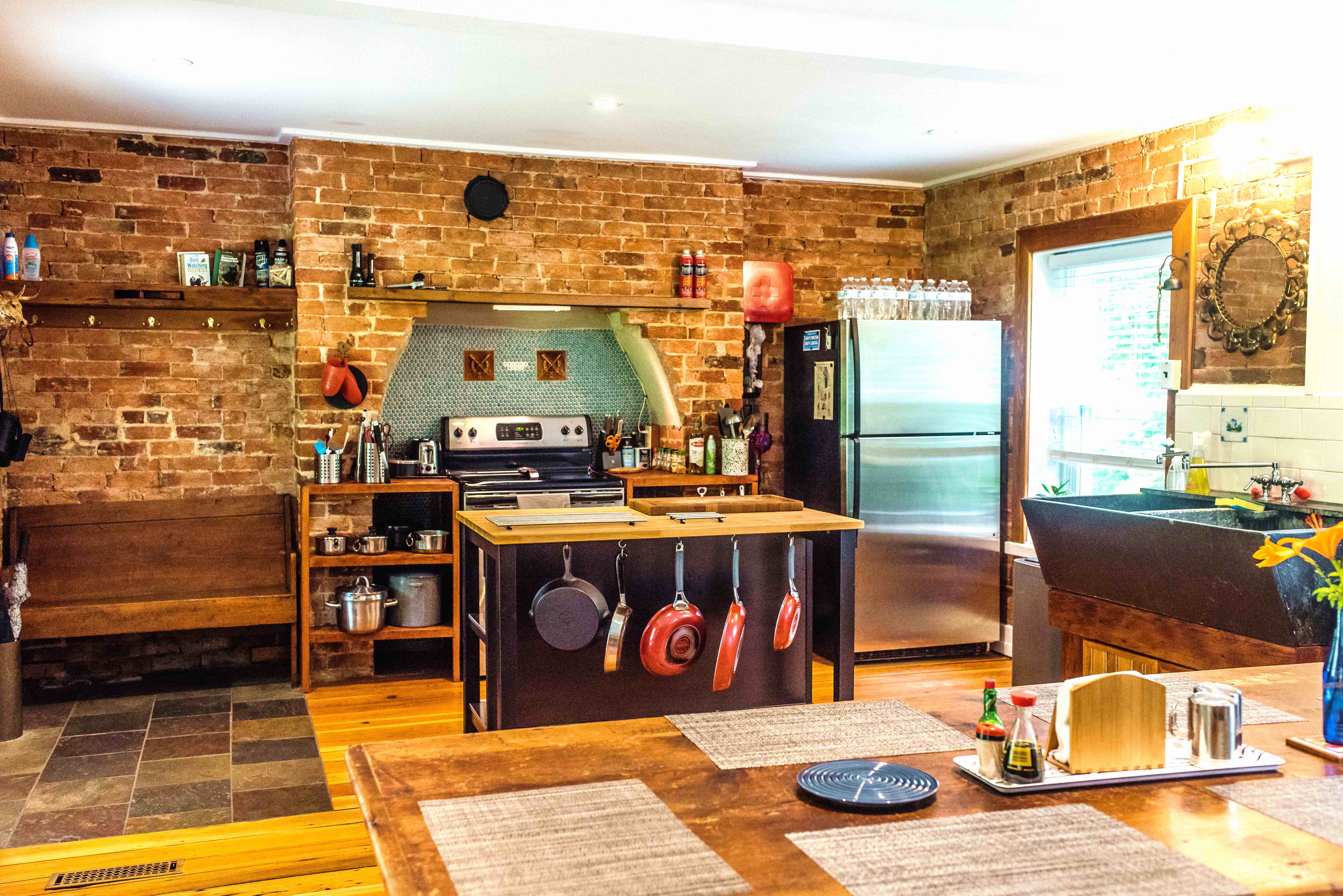 Modern Farmhouse near Shenandoah Nat'l Park + Lake Houses for Rent in Luray, Virginia, United