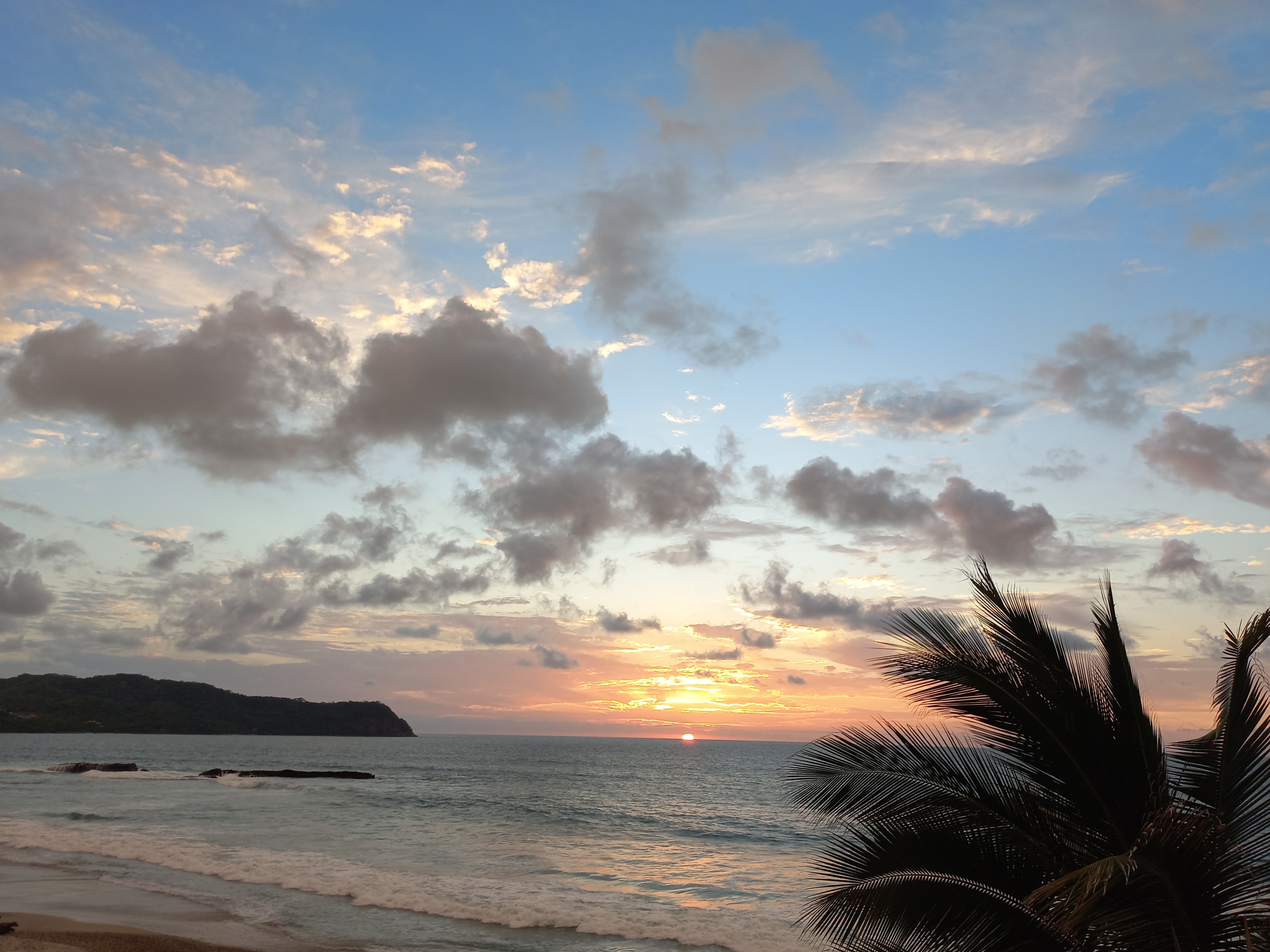 Beautiful beach with pool, views and good wifi
