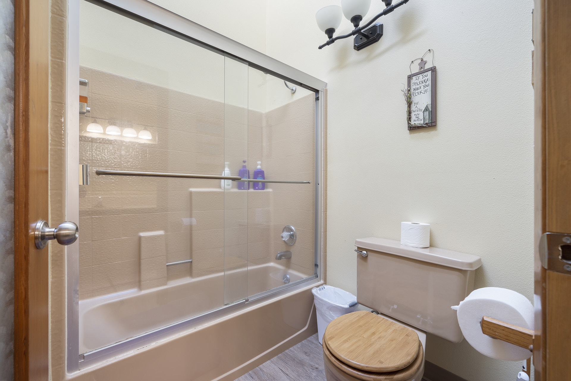 Bourbon Place Hot Tub & Pool Table Netarts Houses for Rent in