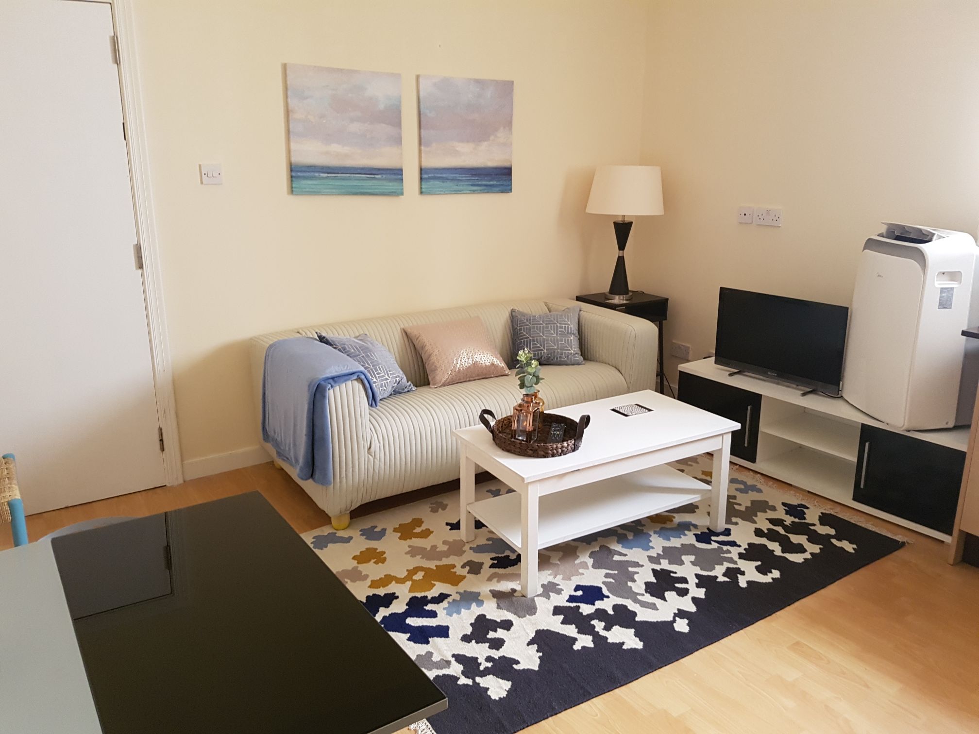 Fantastic two bedrooms flat in perfect location!
