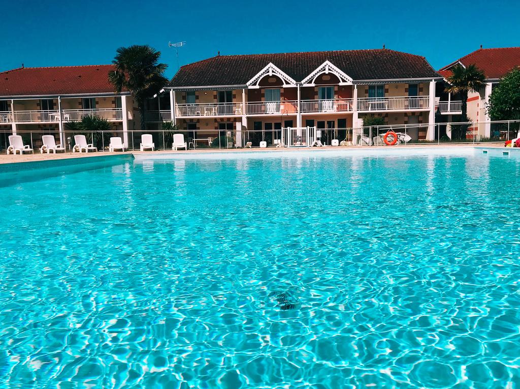2 bedroom Apartment for 6 people with pool