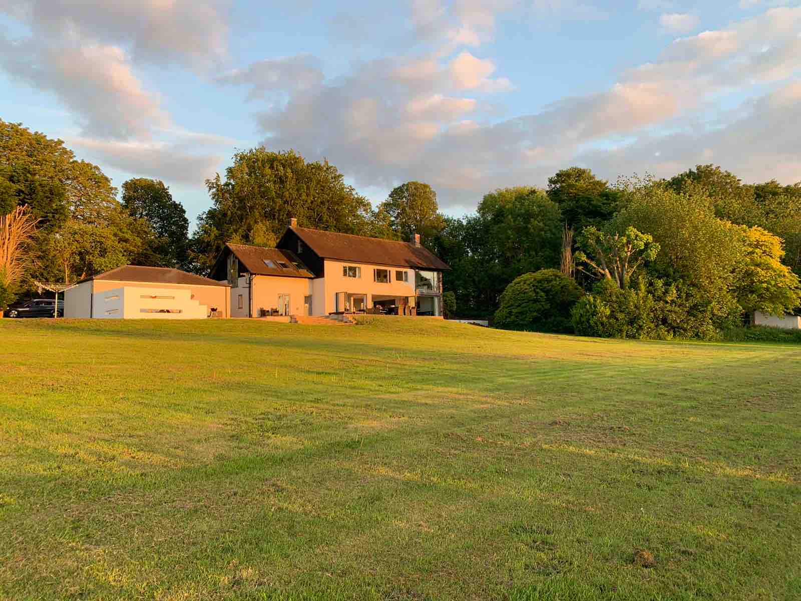 Grangewood Ho, substantial house in exclusive area Houses for Rent in