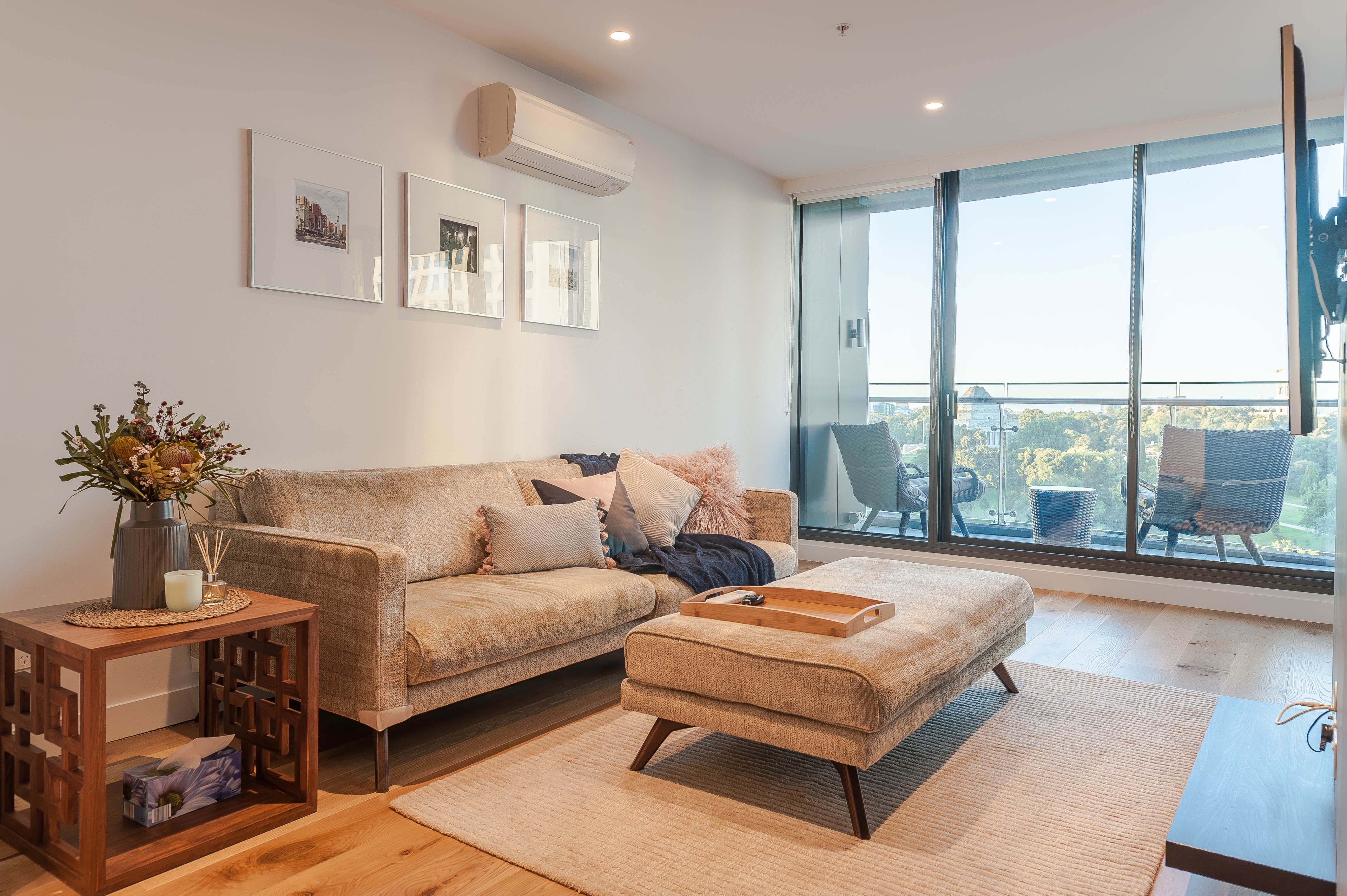 2BR Apartment, Free Parking, Near Anzac Station