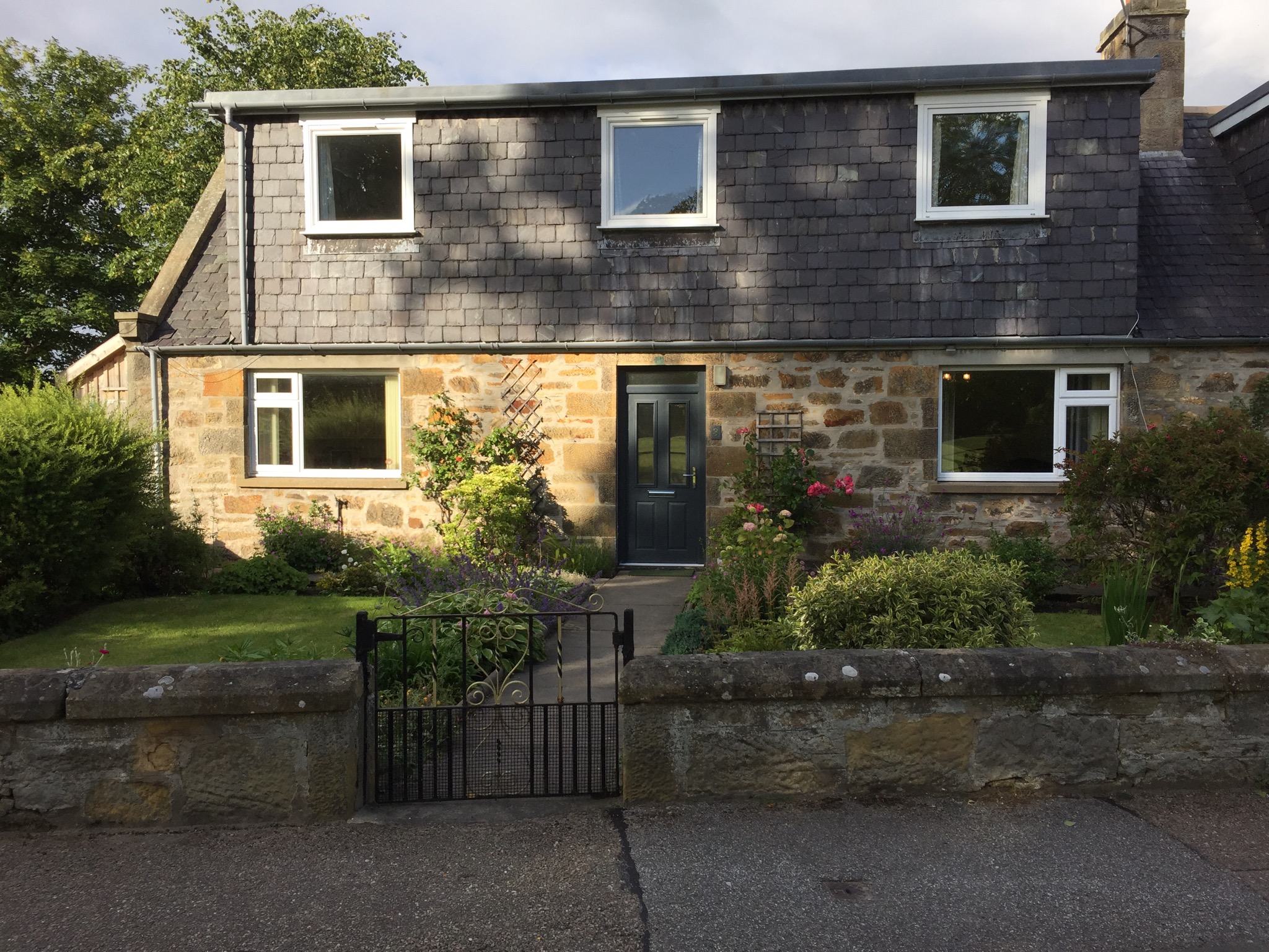 Charming traditional cottage Houses for Rent in Forres, Scotland