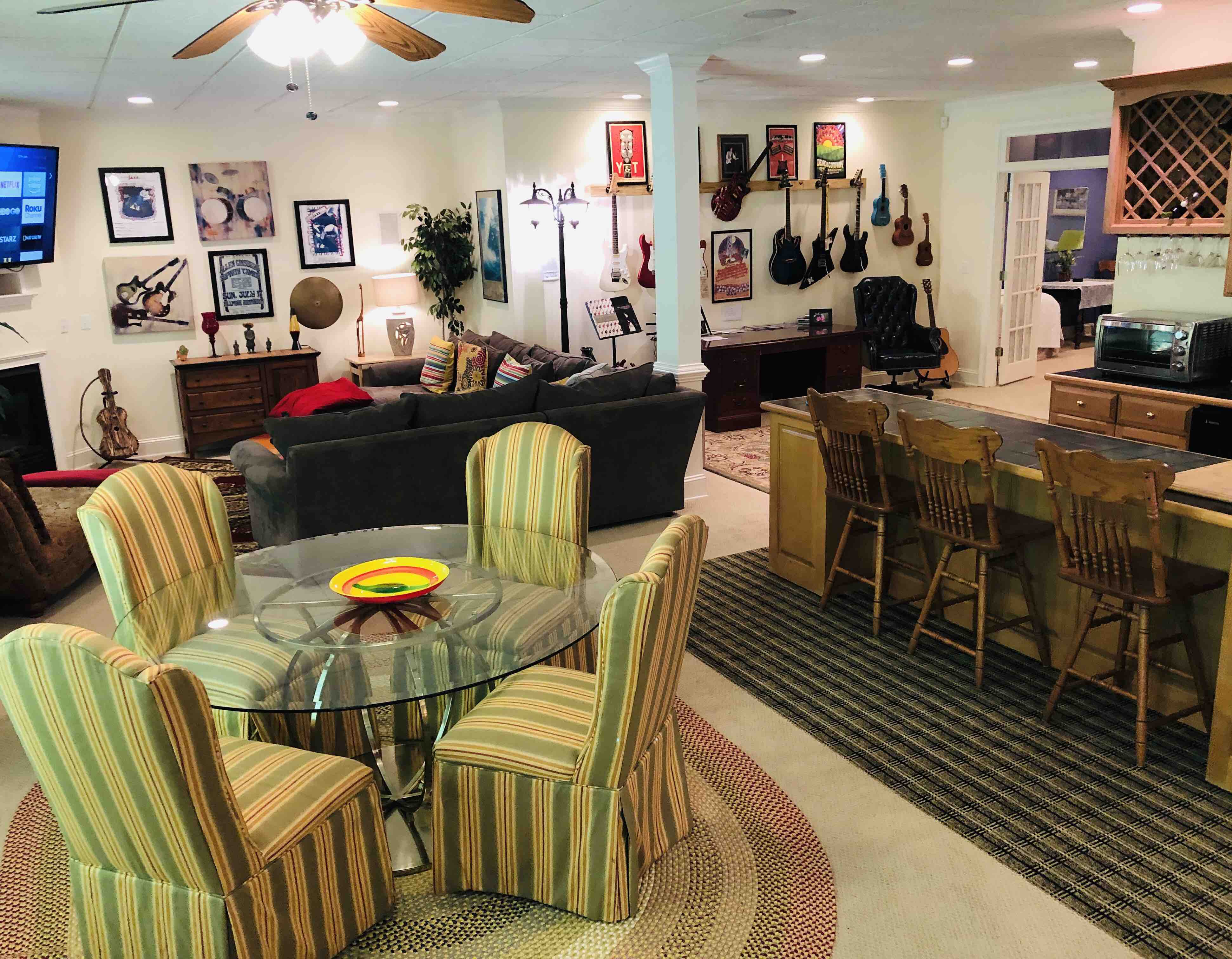 “Sweet Hickory Suite!” Executive, Artist, Musician’s Retreat.