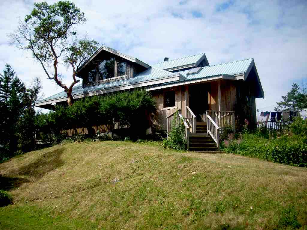The Family Manor Lasqueti Island Houses for Rent in Powell River E