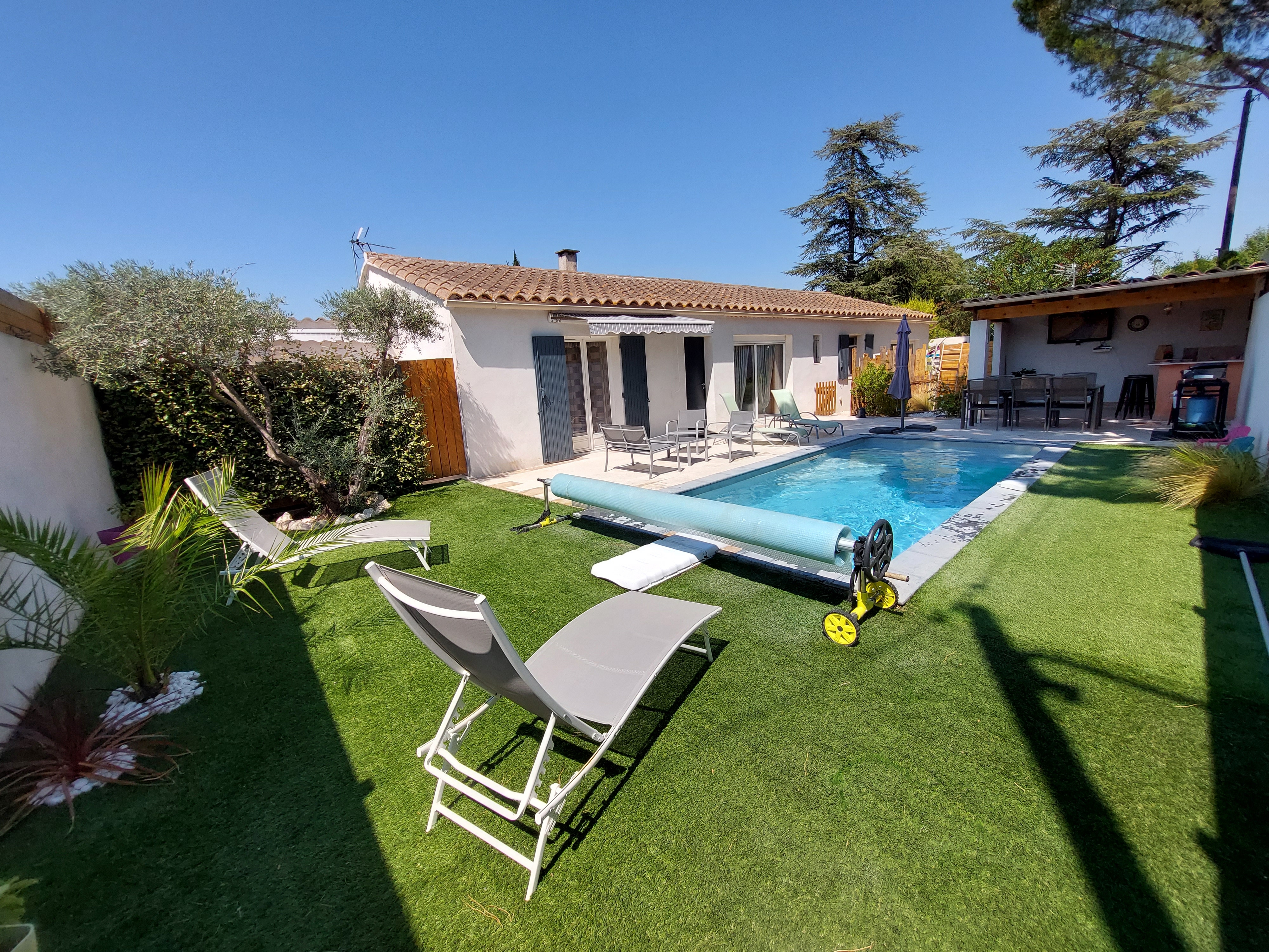 Air-conditioned villa with swimming pool in Provence