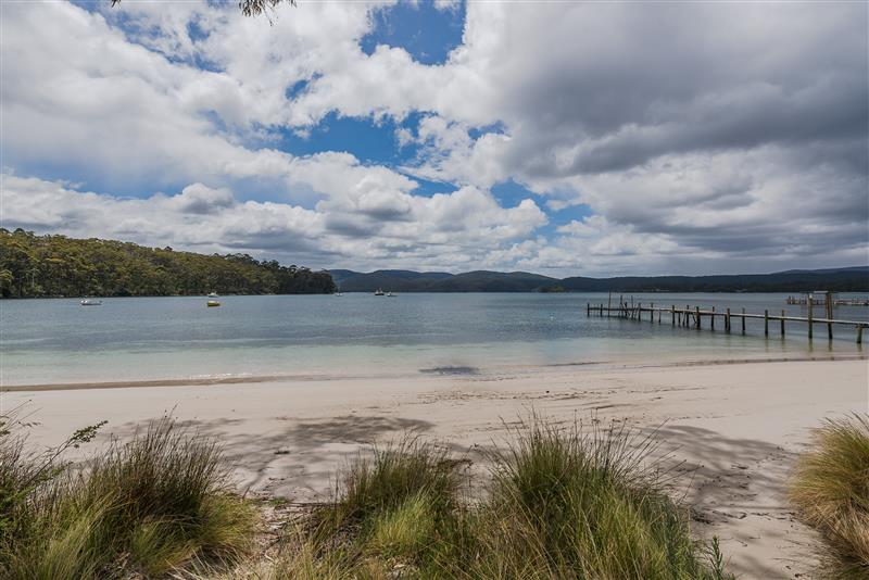 Carnarvon Bay Beach House Houses for Rent in Port Arthur, Tasmania