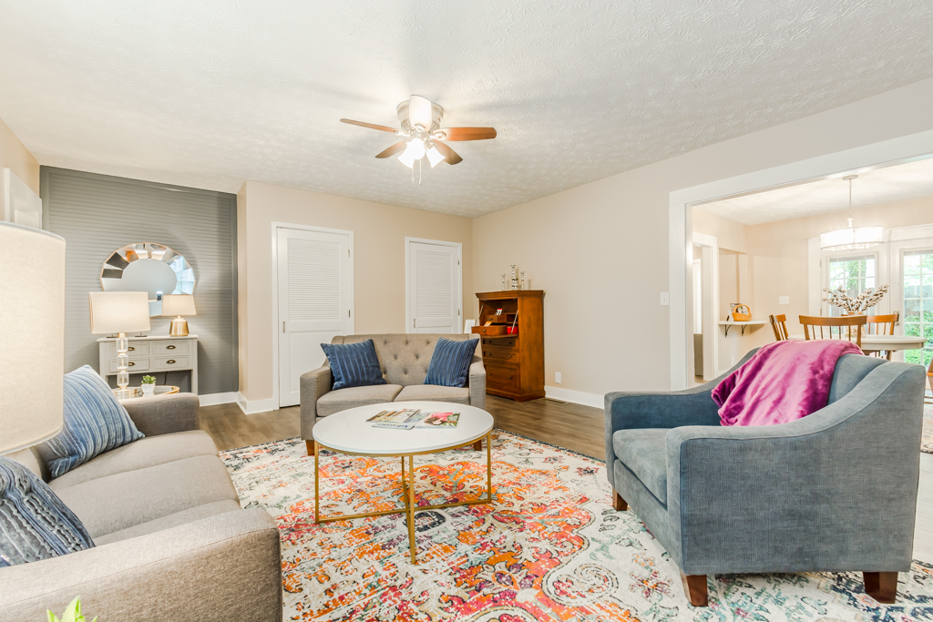 Charming Cottage-Duplex Downtown Clarkesville