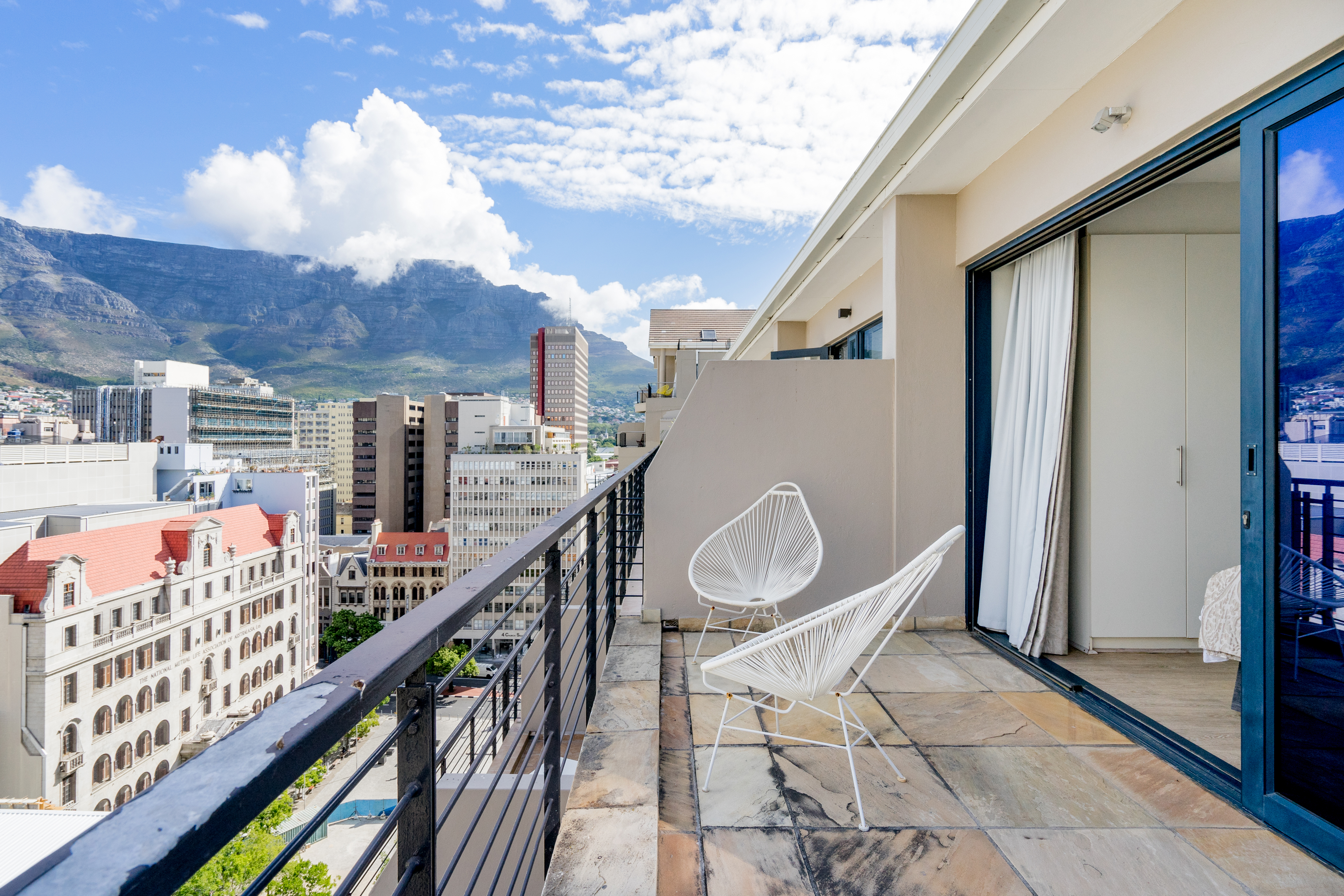 The Adderley Luxury Penthouse, Mountain View, No Power Cuts