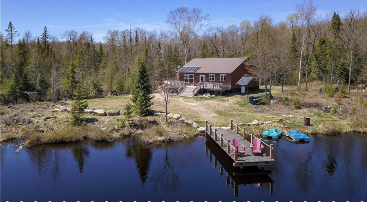 Rustic peaceful and private lakefront cottage Cottages for Rent in