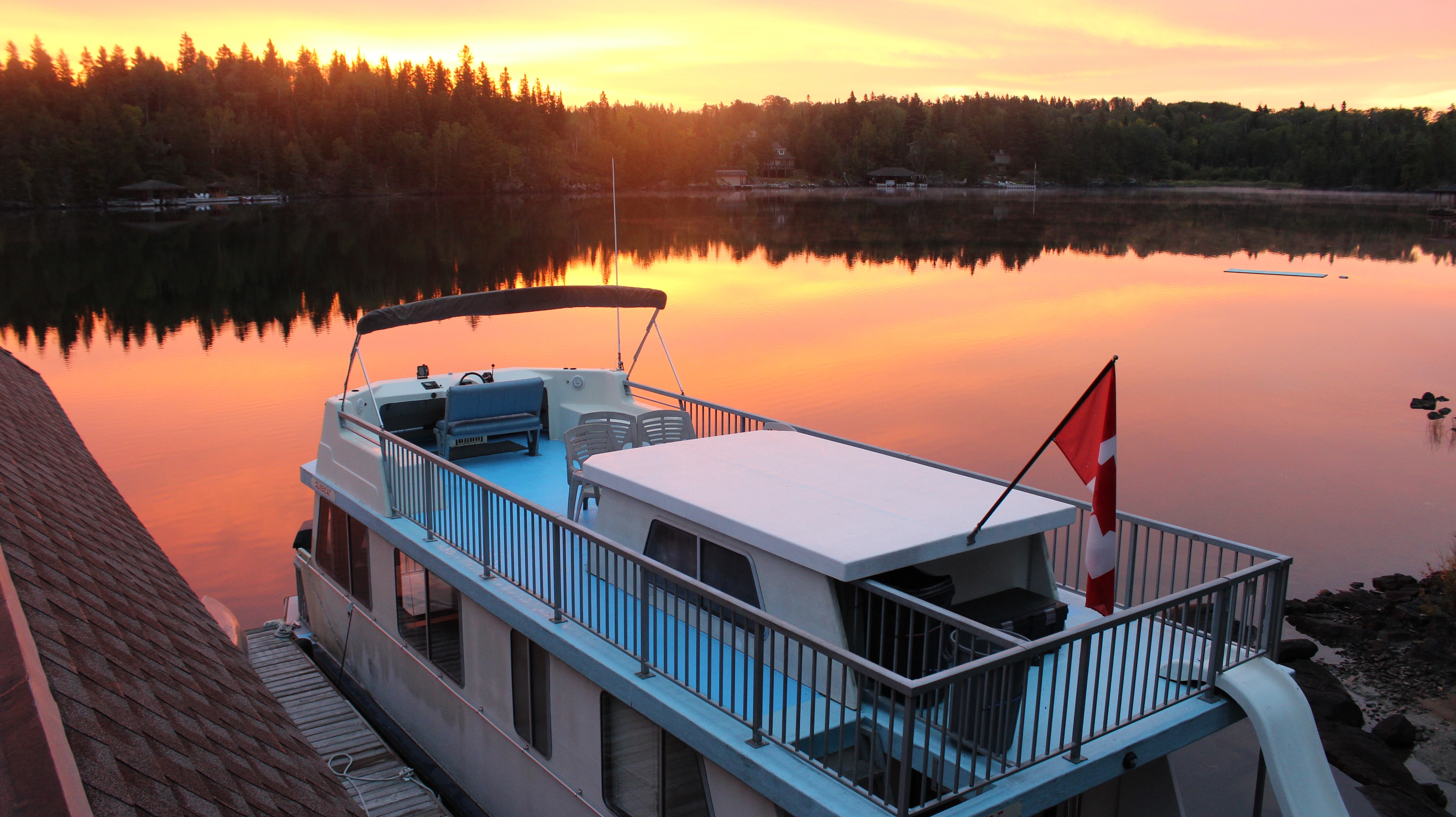 Lake Life Houseboat Rental, Lake of the Woods