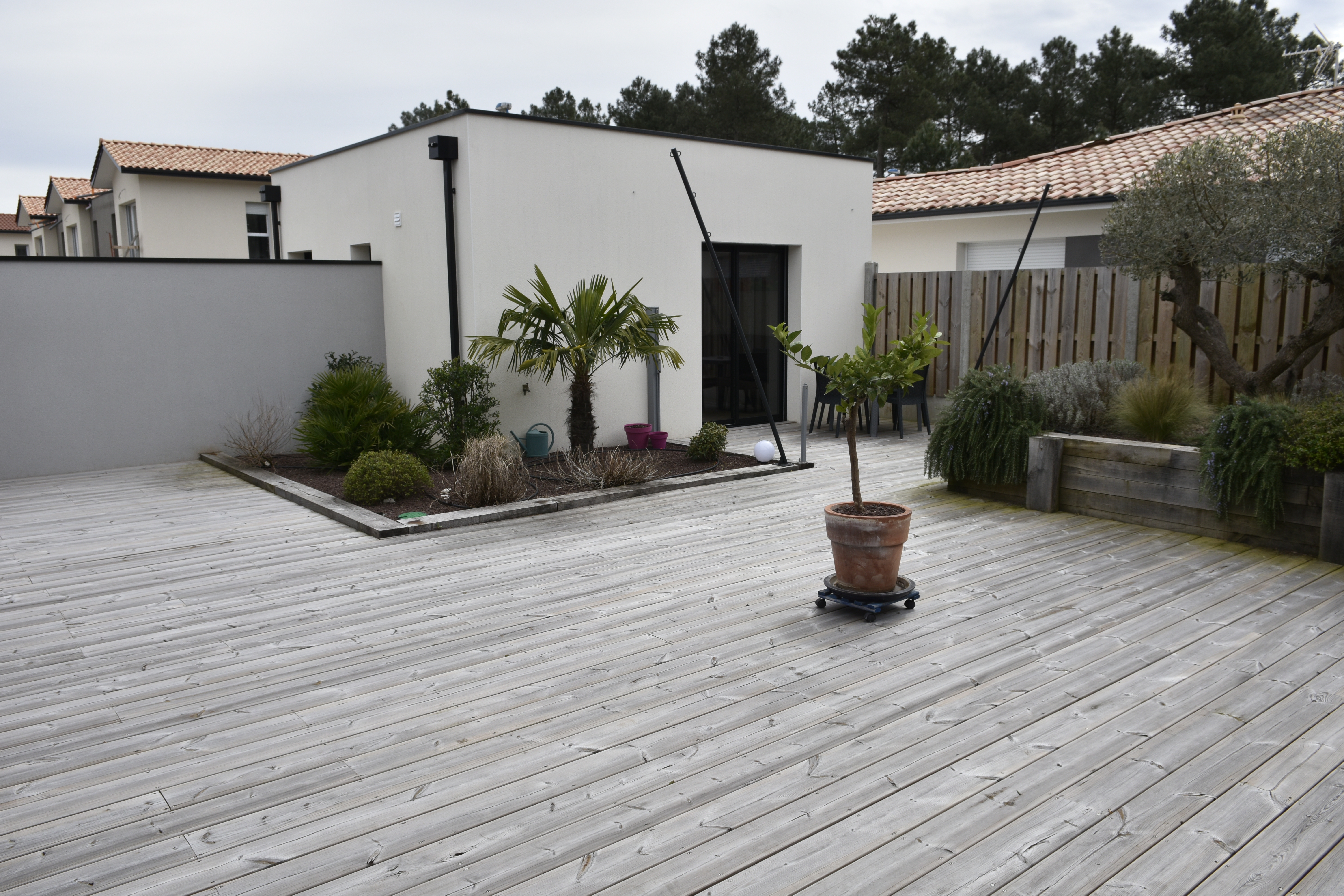 Beautiful air-conditioned studio equipped with two people