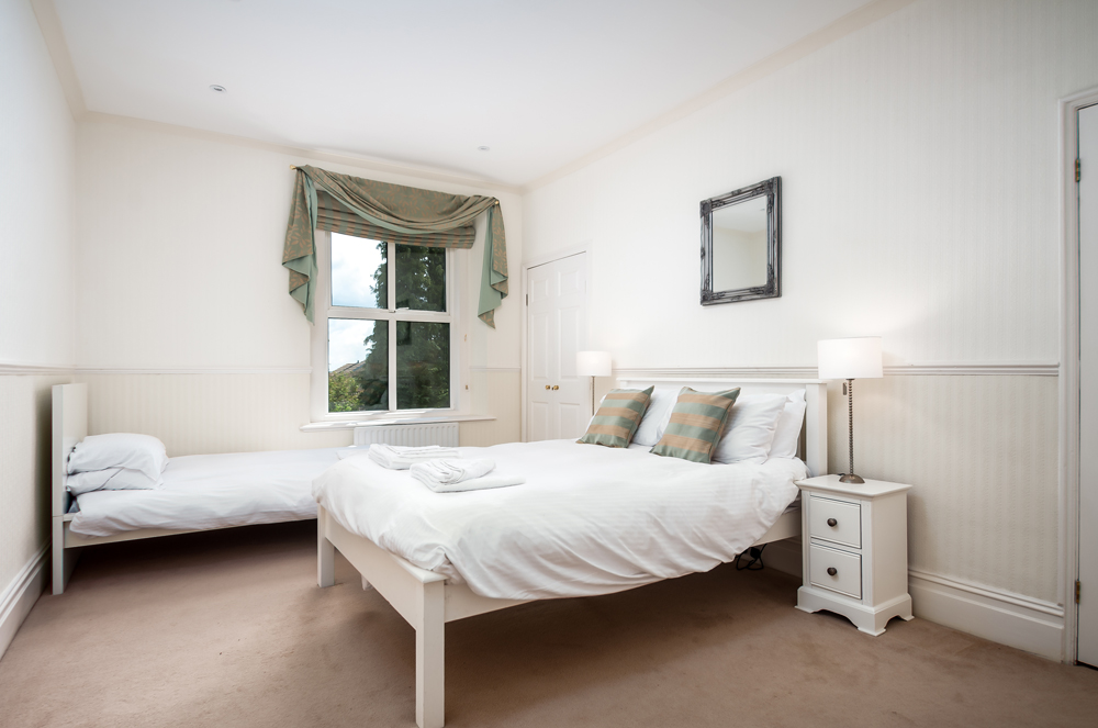 The Grange, nr Bath, hottub games rm, home cinema Houses for Rent in