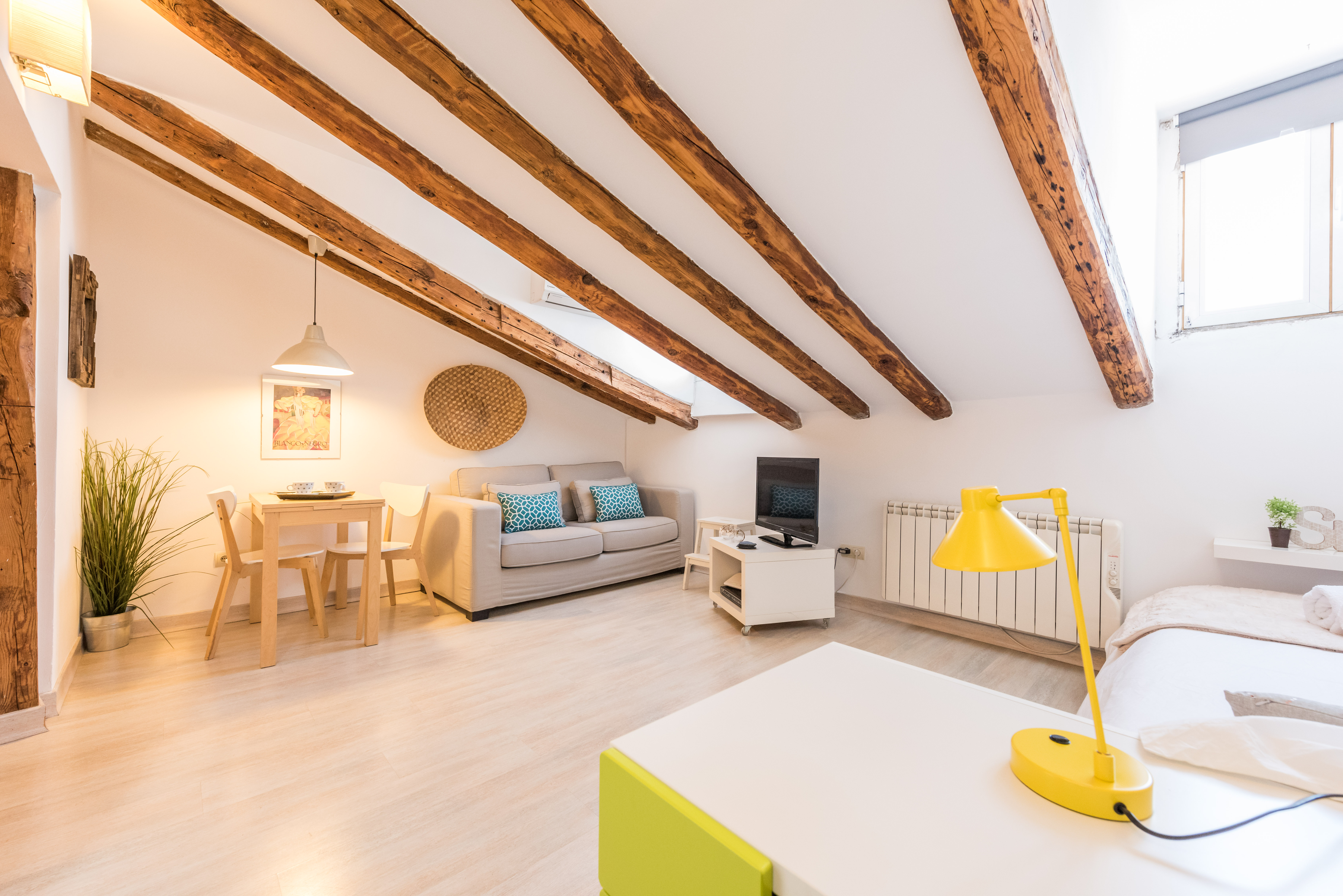 Modern and Bright Studio -Lavapiés. 4P-1BATH