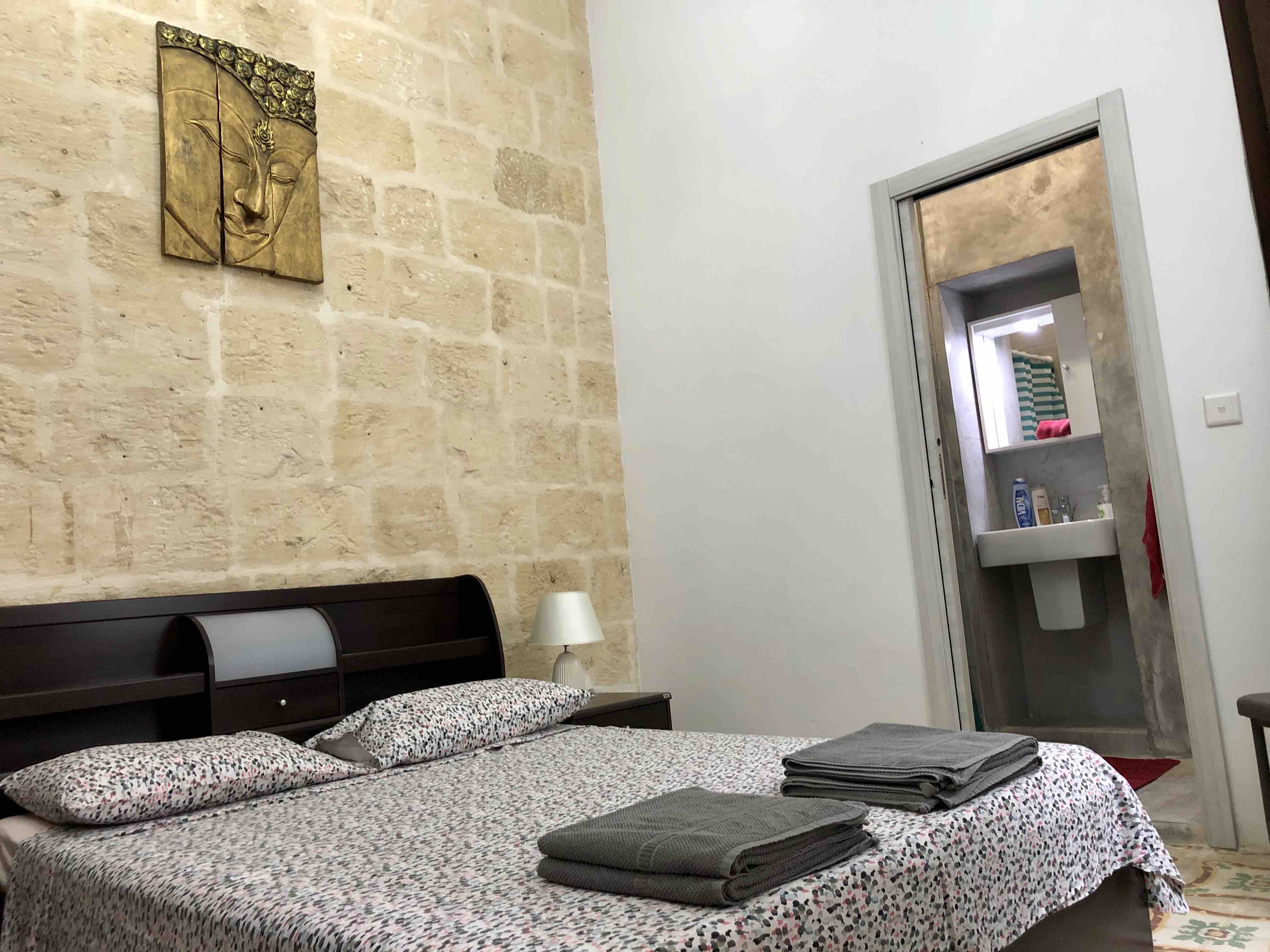 Cospicua 3 Cities 3rd floor room- AC &private bath