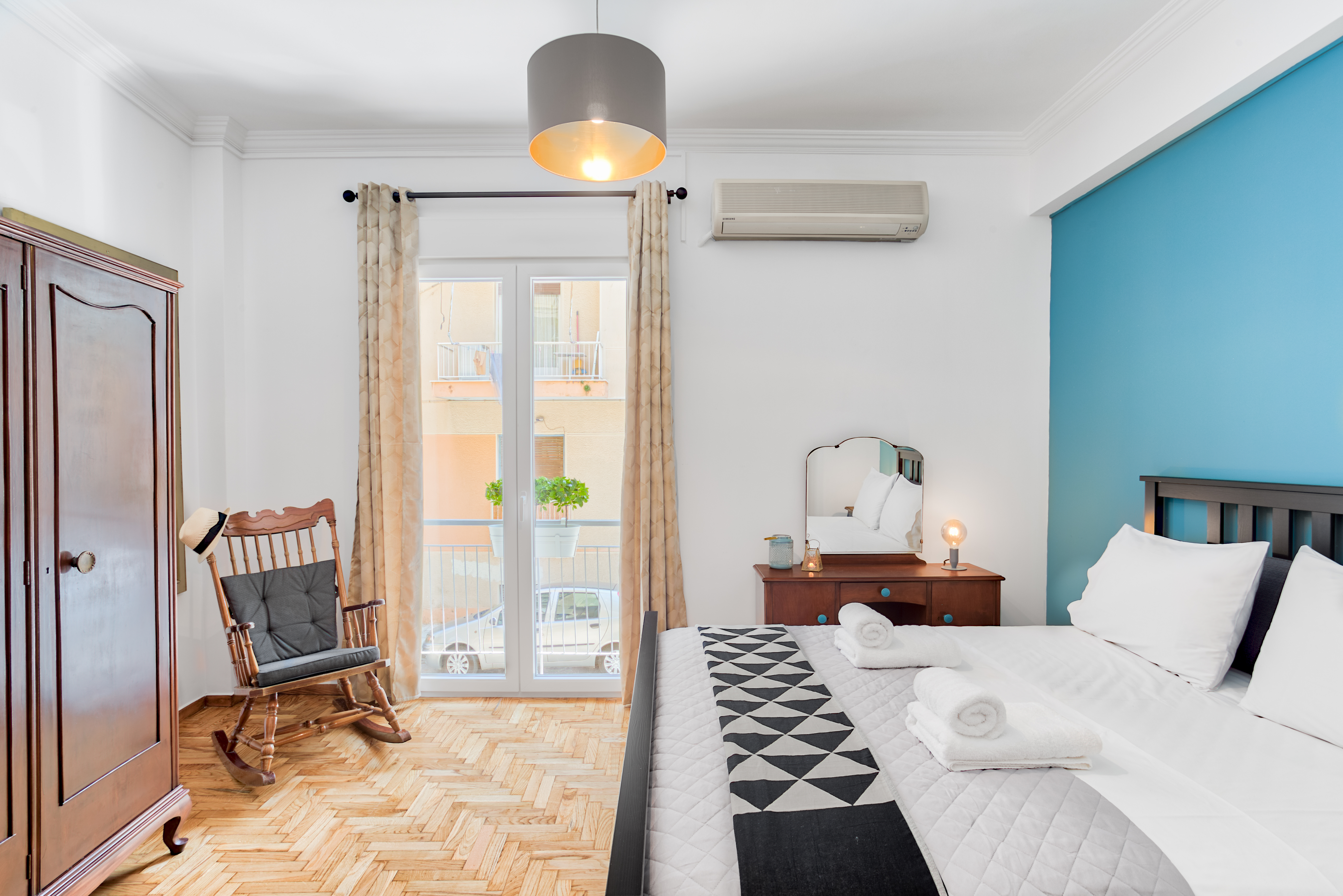 Retro Chic 1-BDRM in Lively Koukaki near Acropolis