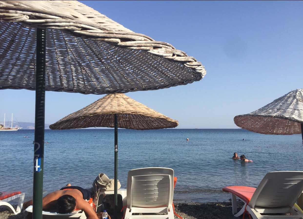 Datça’da Deniz Manzaralı Asmalı Bahçeli Ev Datça şehrinde Kiralık