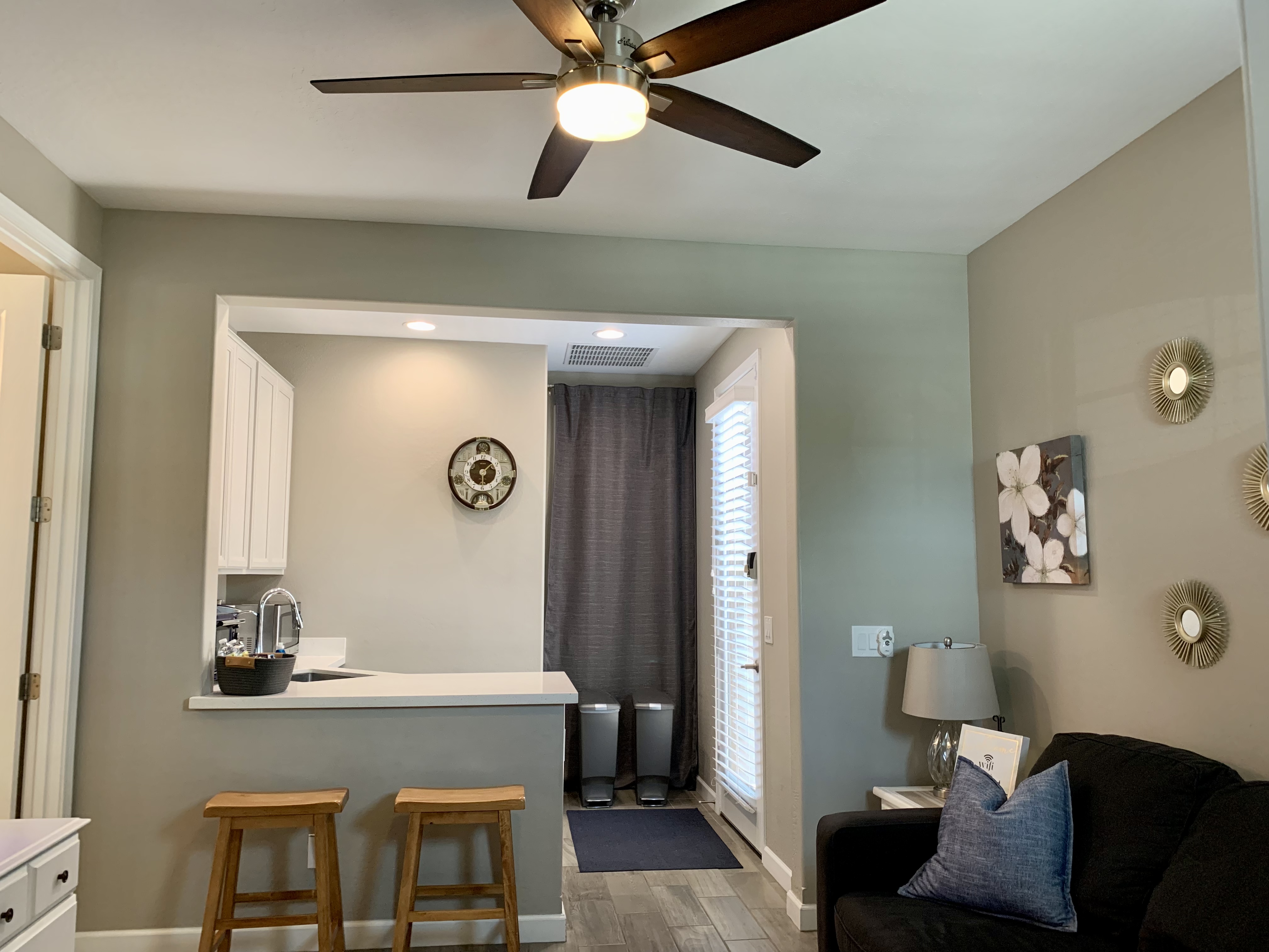 Guest suite w/private entrance and self check-in