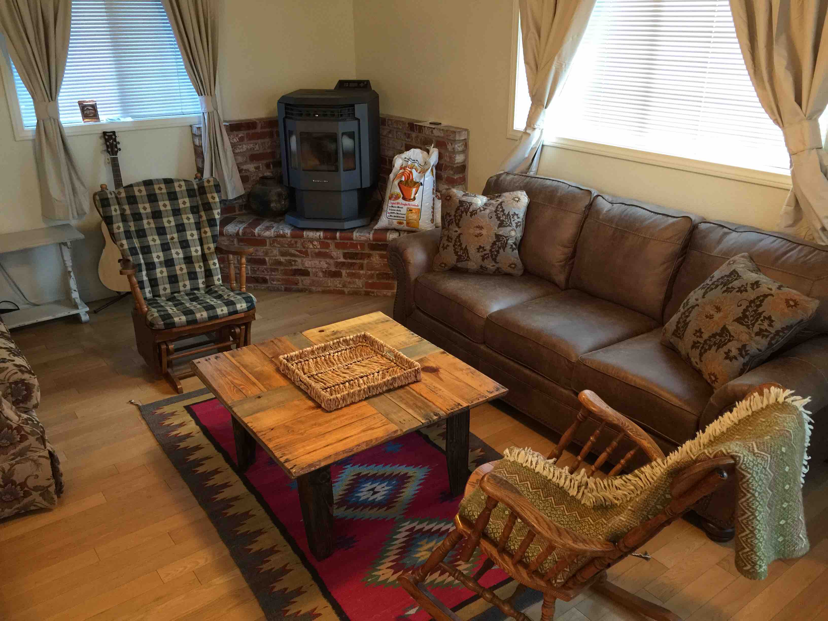 Lake Isabella Cabin “Closest Airbnb to the Lake” Cabins for Rent in