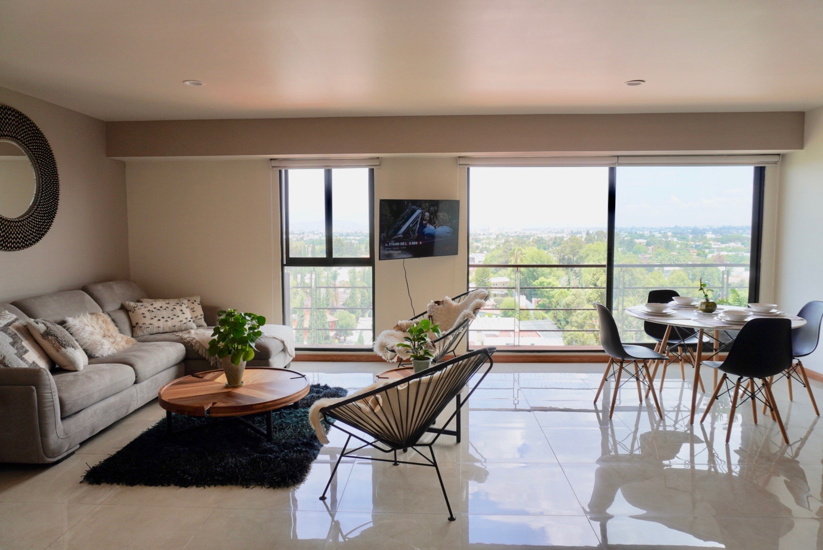 Beautiful central apartment overlooking volcanoes
