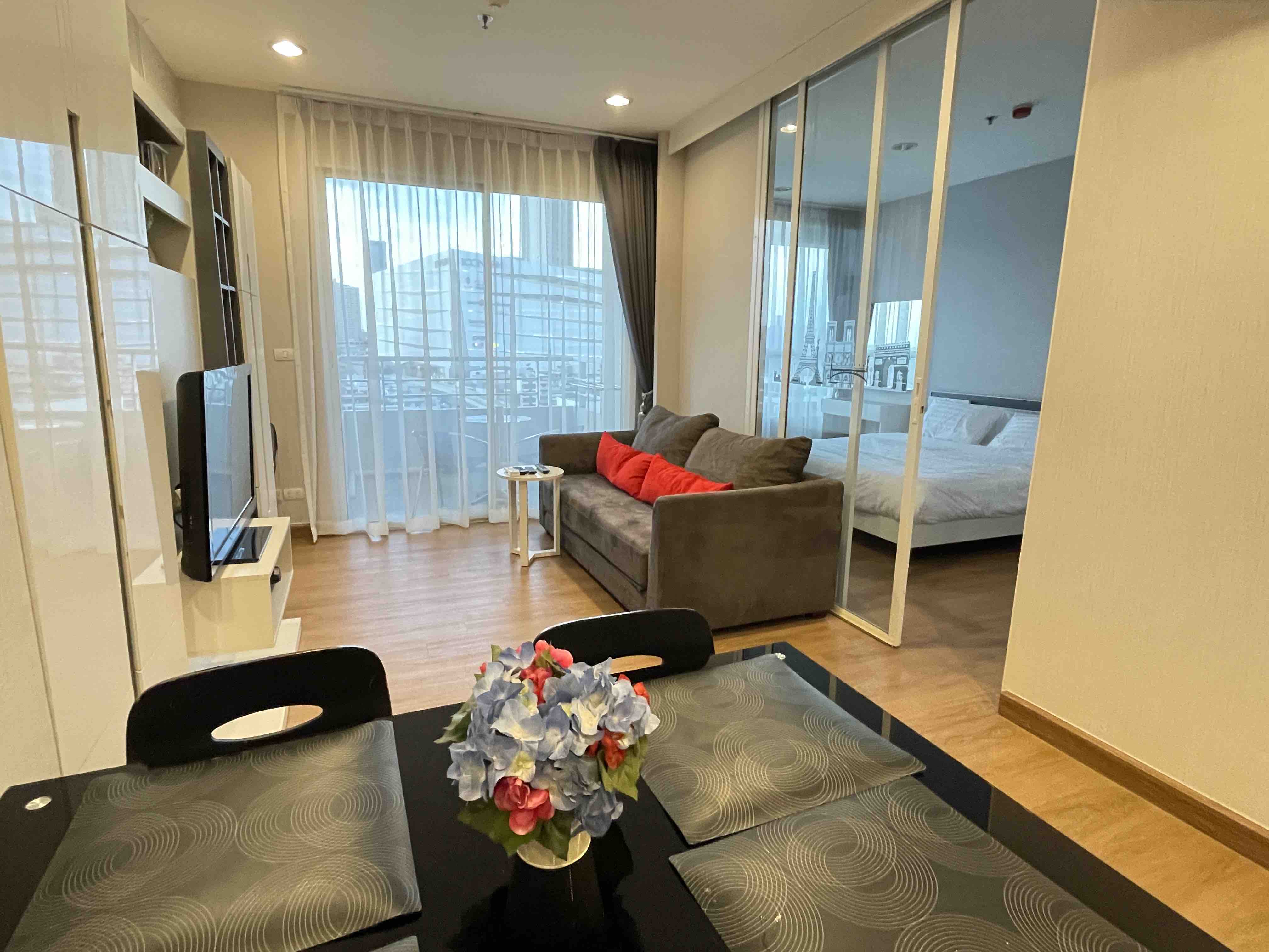 Big room suite by the river, near ICON SIAM in Khlong San, Bangkok