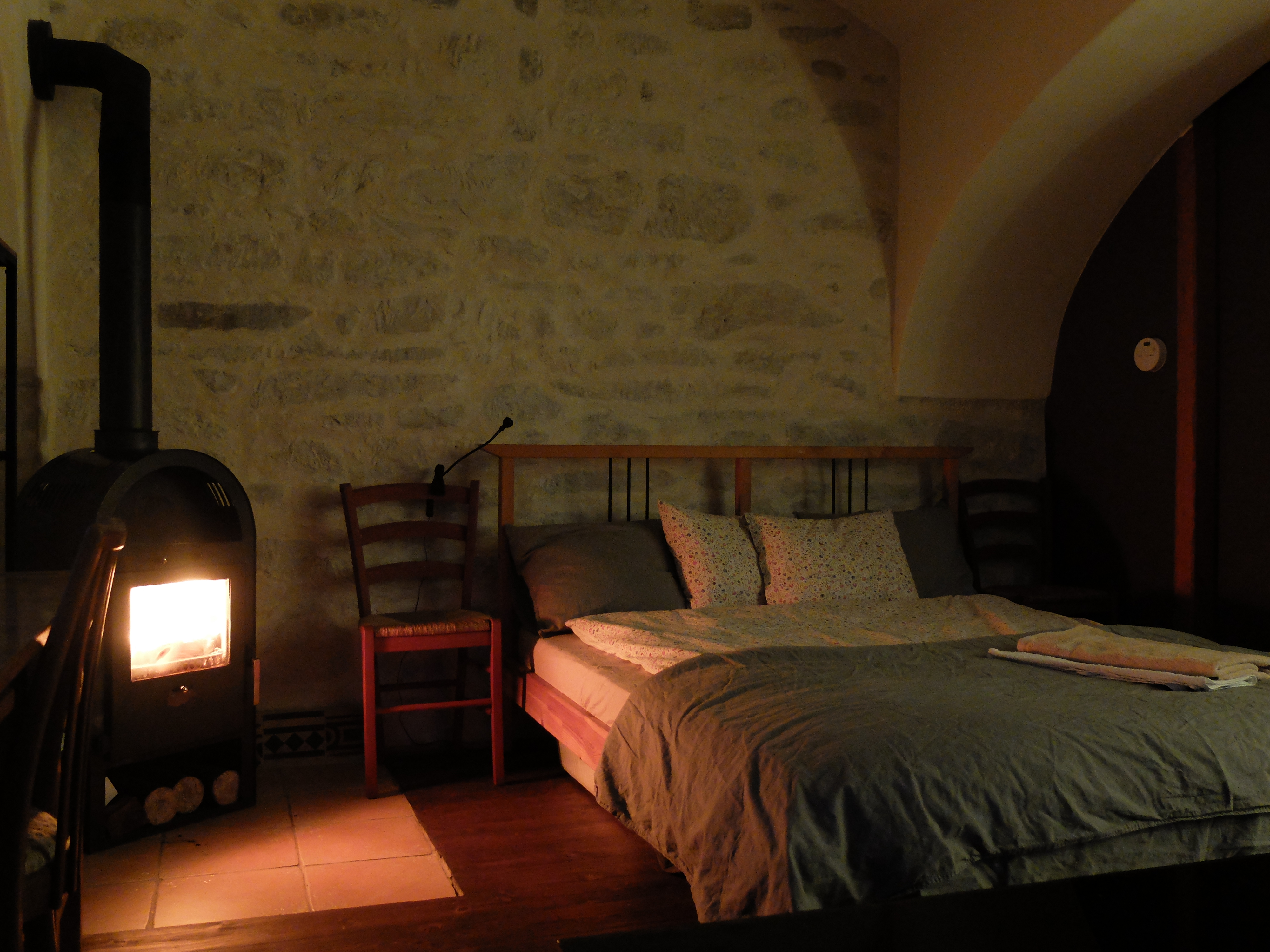 Separate little house-ADSL, free parking, garden