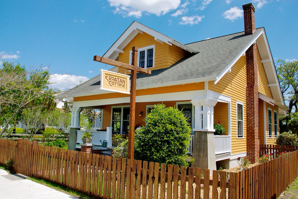 Historic 1920's Arts & Crafts "Croatan Cottage" Houses for Rent in