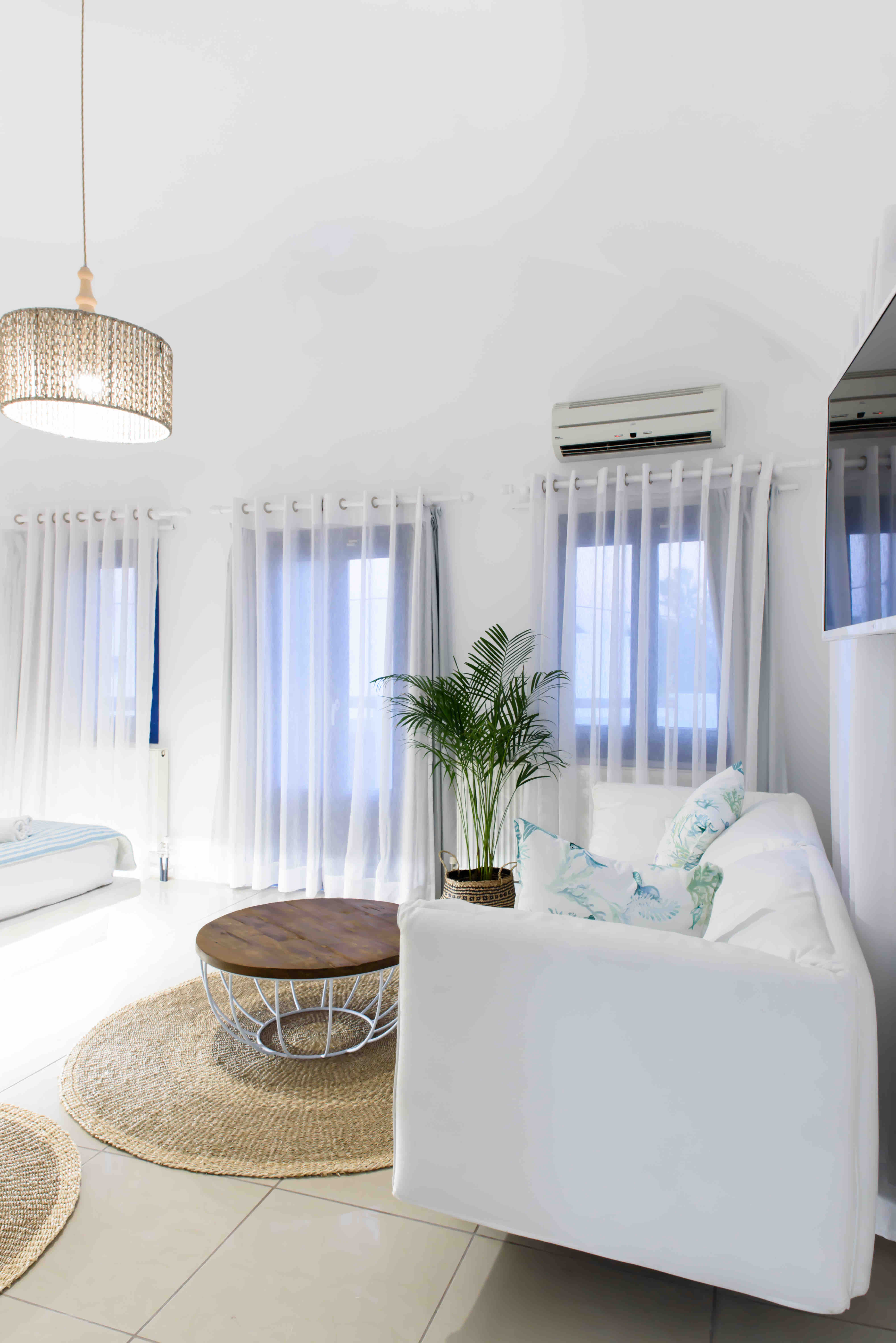 KAMARI AMMOS BEACH HOUSE for 4 Ammos Apartments for Rent in Santorini