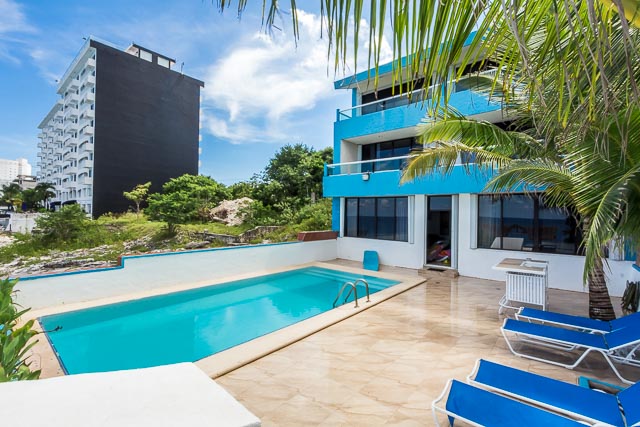 Oceanfront, Bike Path to Town