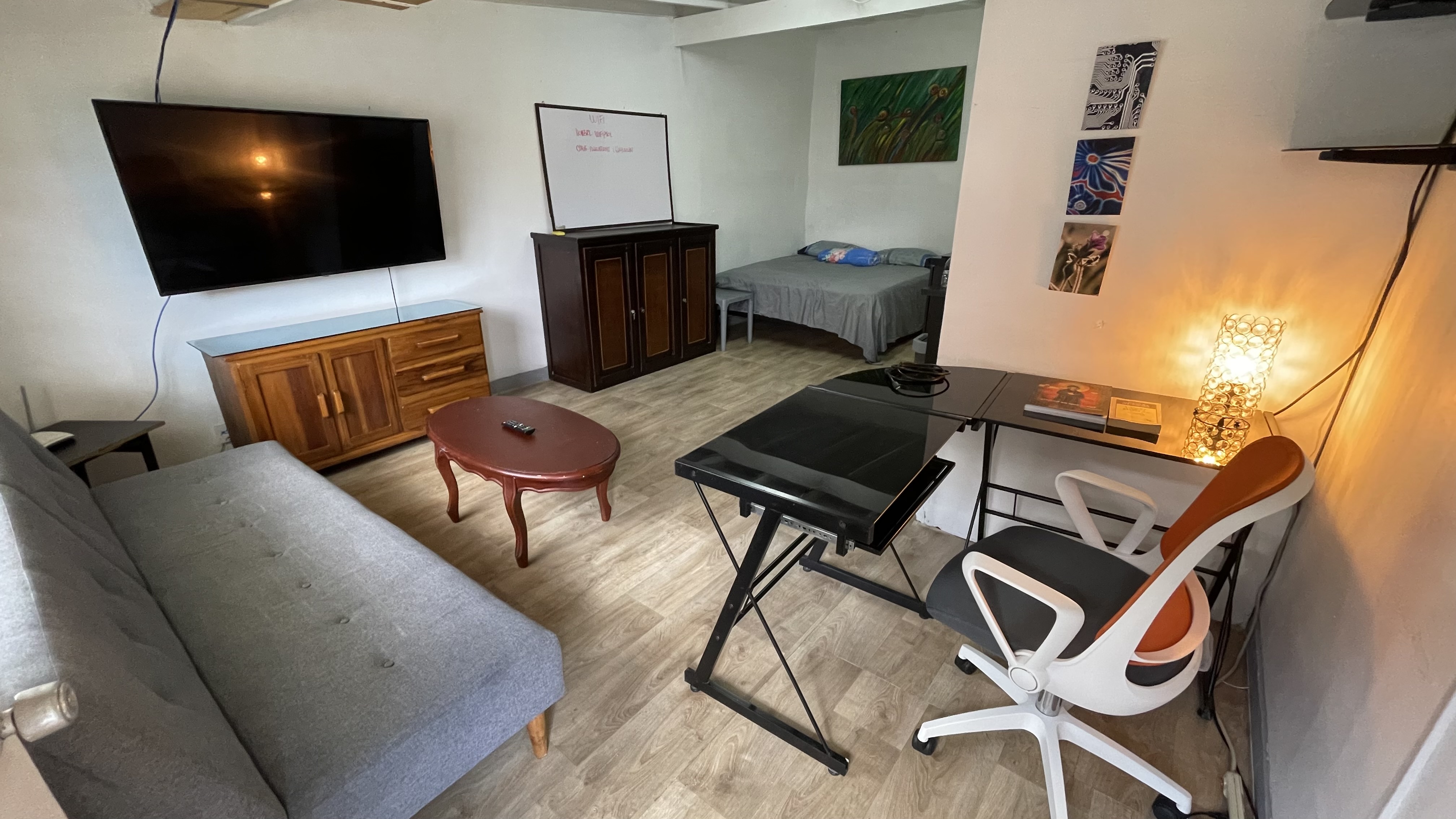 Private Apt; wide office fiber Qeen; loft laureles