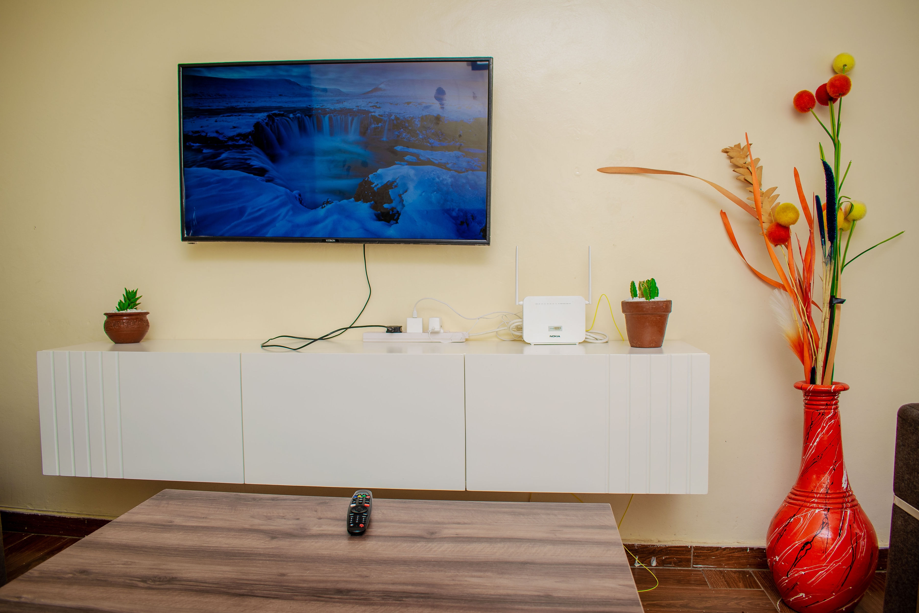 3 bedroom condo with wifi&parking near Rupa