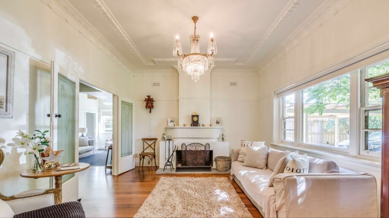 Provincial On Eddington