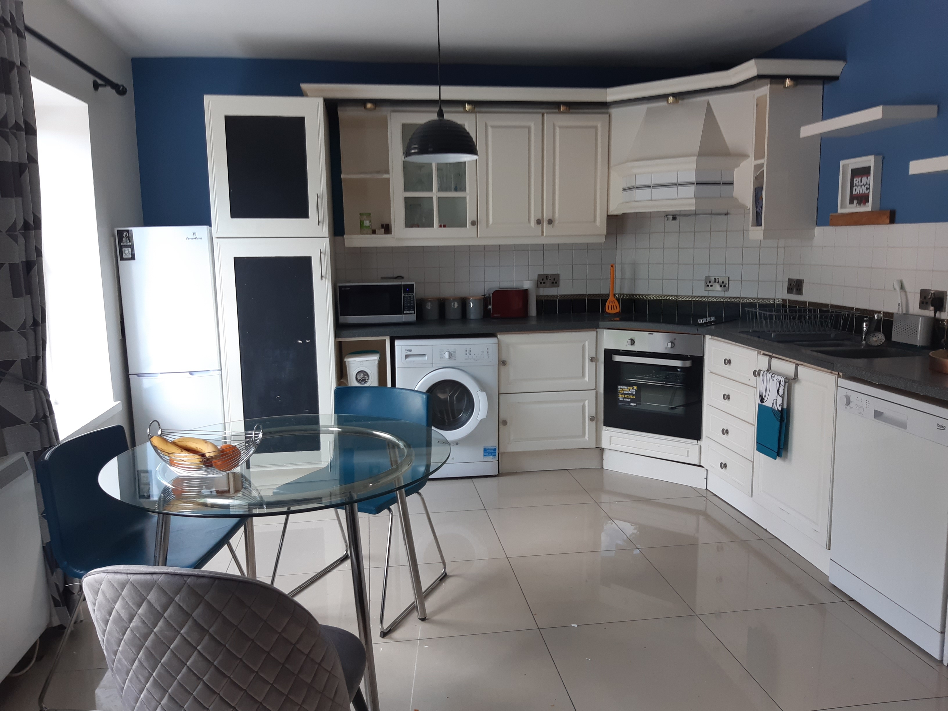 Bright space with river views in the core of Sligo