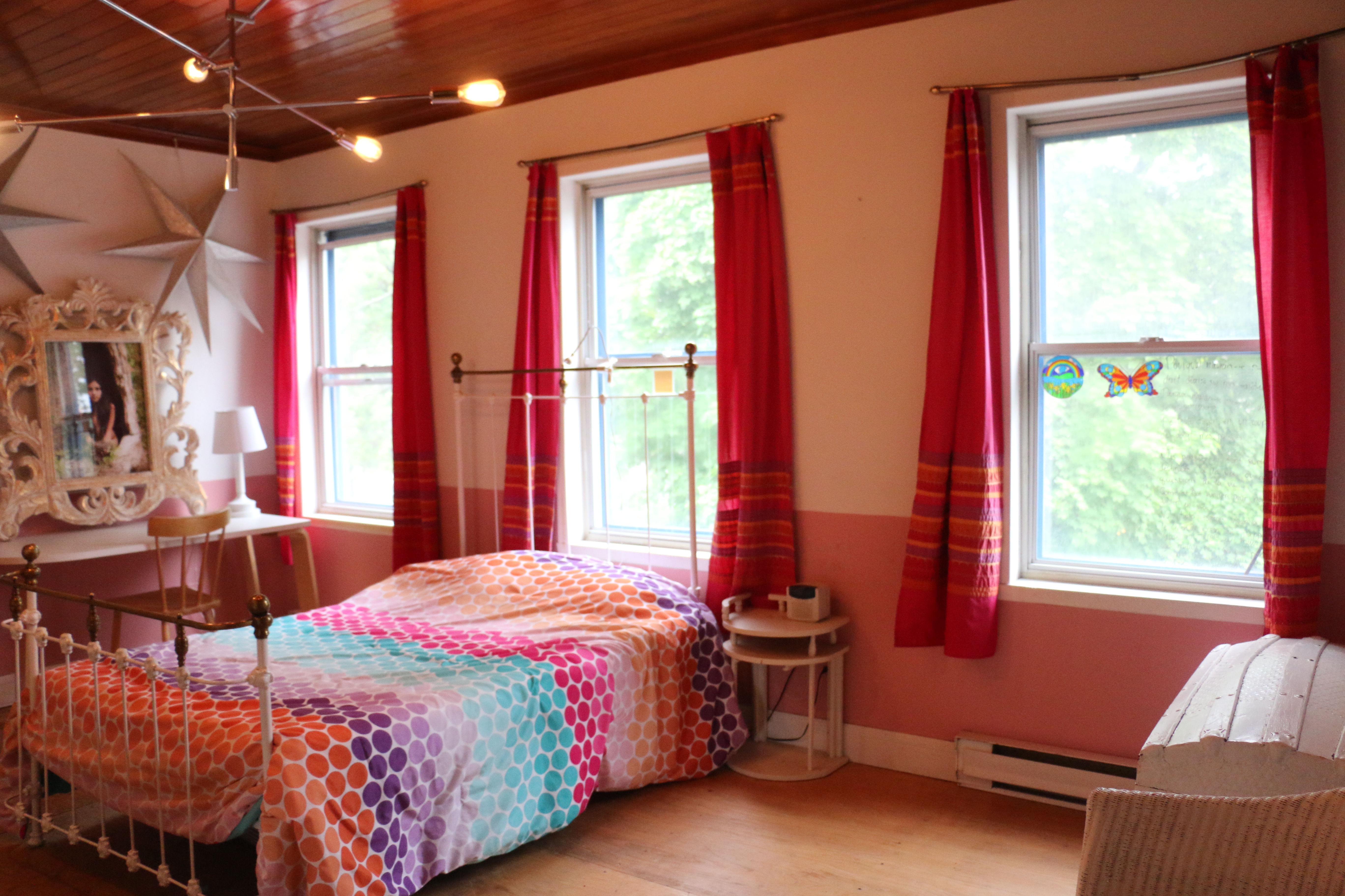 Large bedroom downtown apartment with courtyard