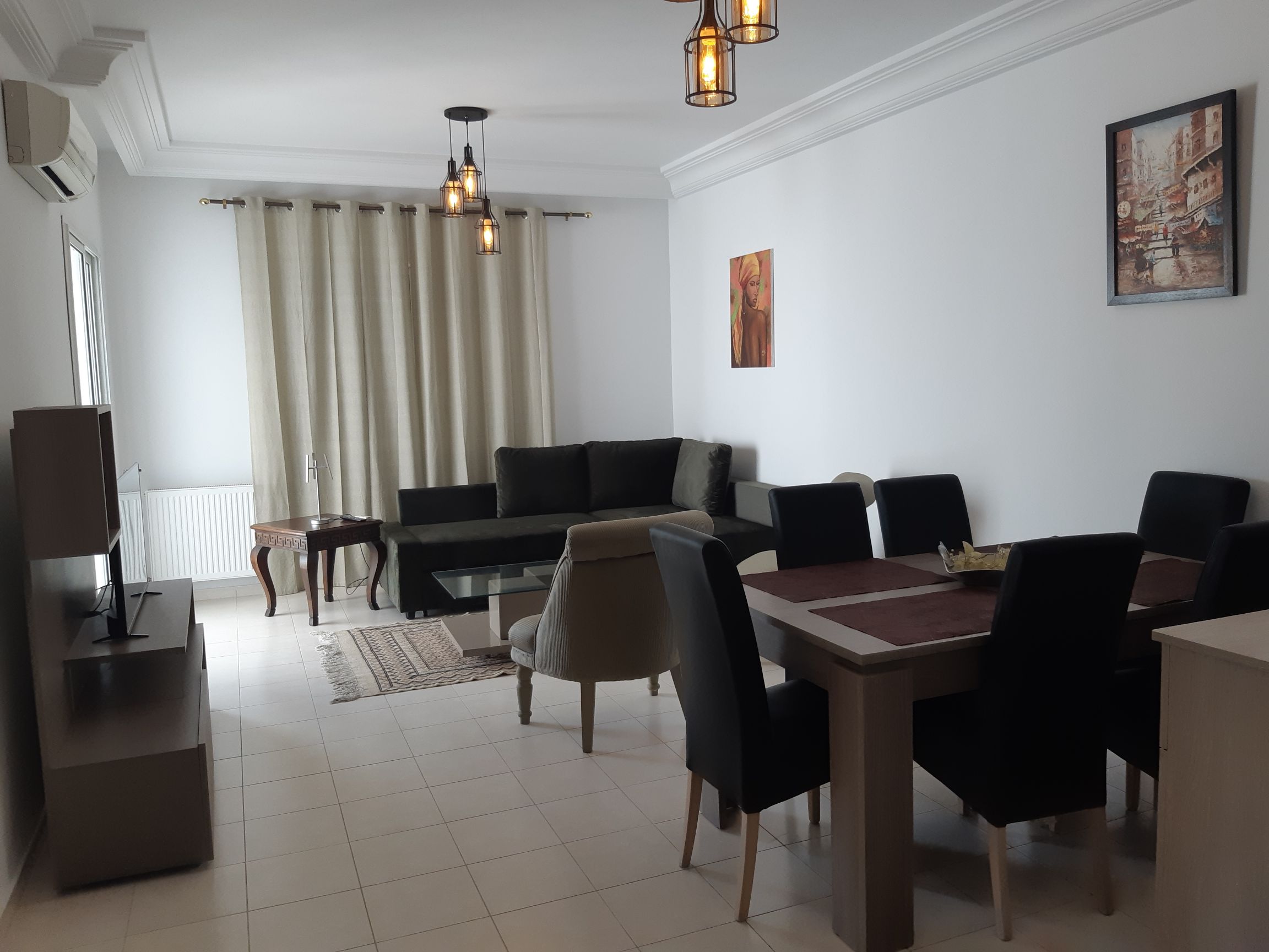 Cozy and spacious apartment near the beach