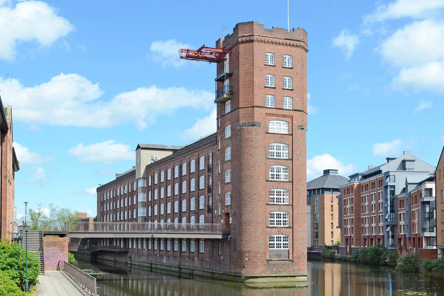 Riverside Studio Apartment Close To City Centre Flats for Rent in